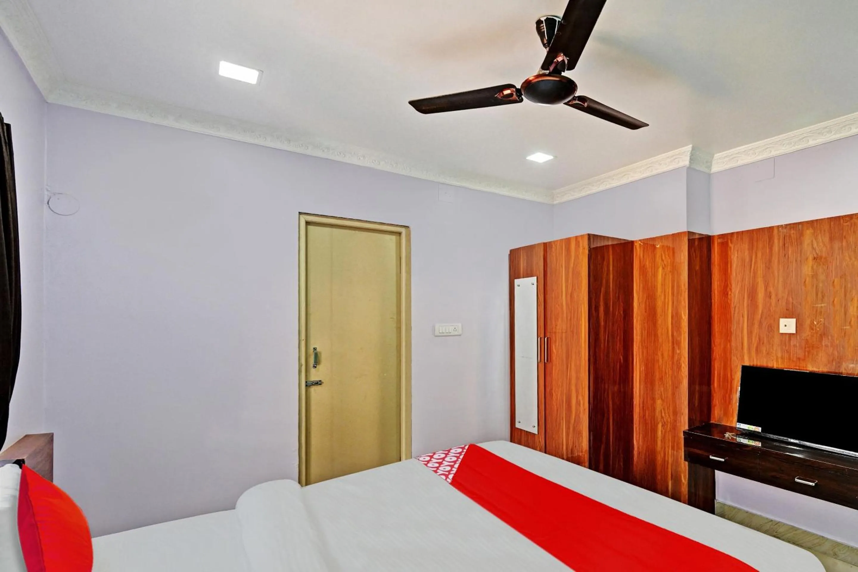 Bedroom in Hotel O Hi5 Days Inn Premium