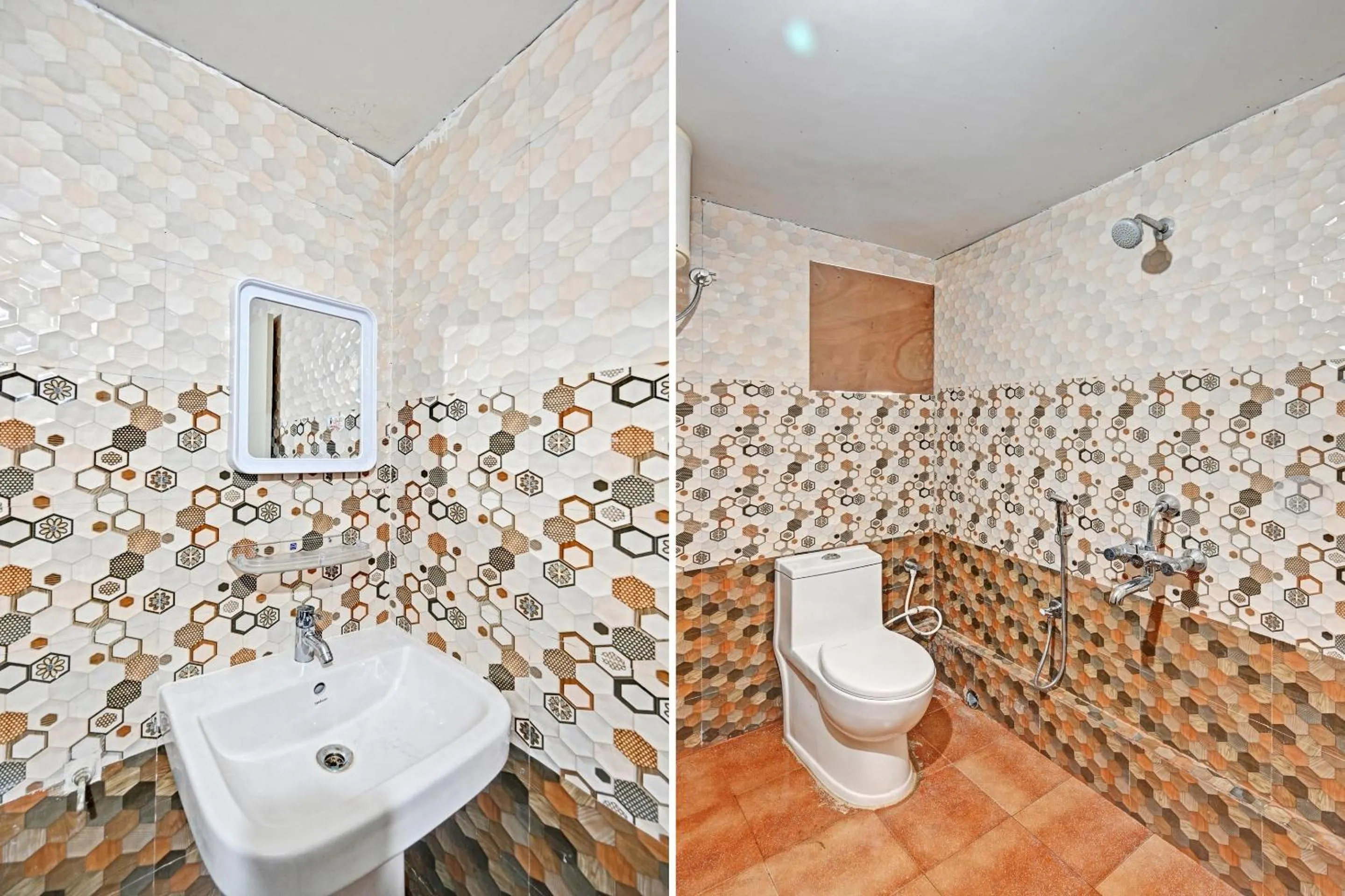 Bathroom in Hotel O Hi5 Days Inn Premium