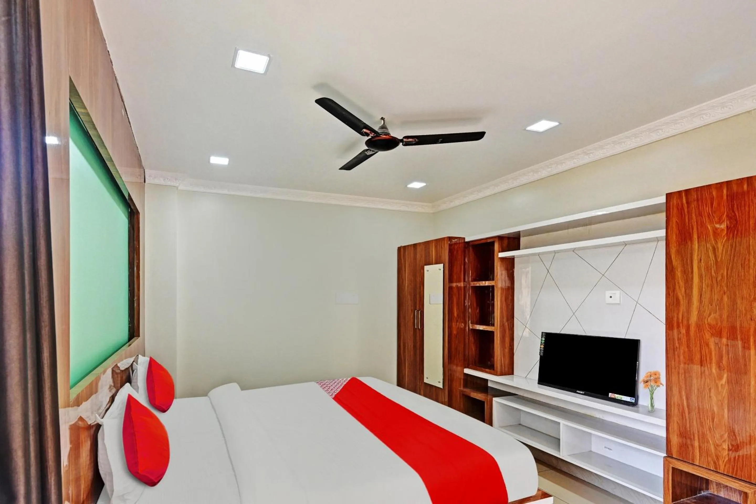 Bedroom in Hotel O Hi5 Days Inn Premium