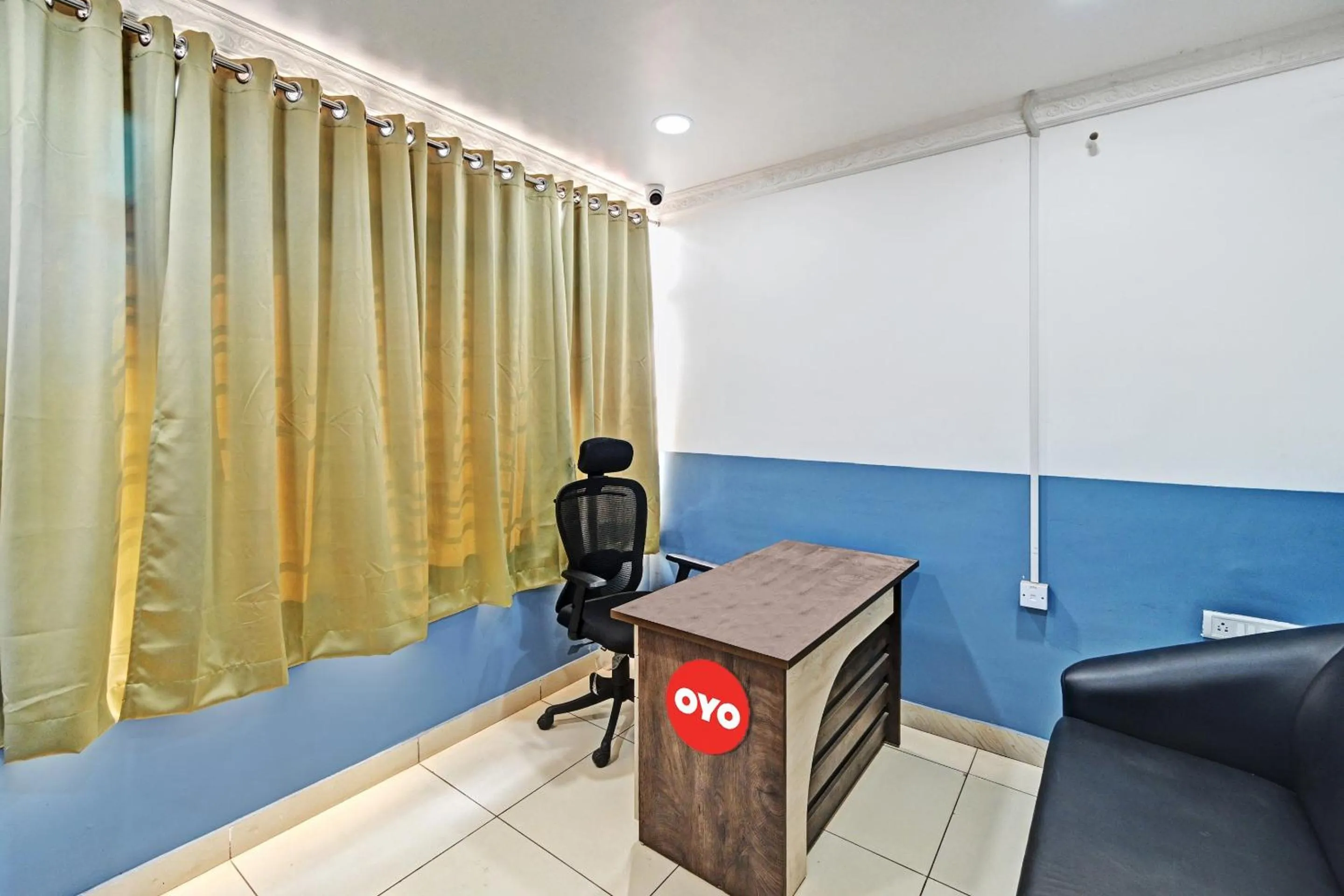 Lobby or reception in Hotel O Hi5 Days Inn Premium