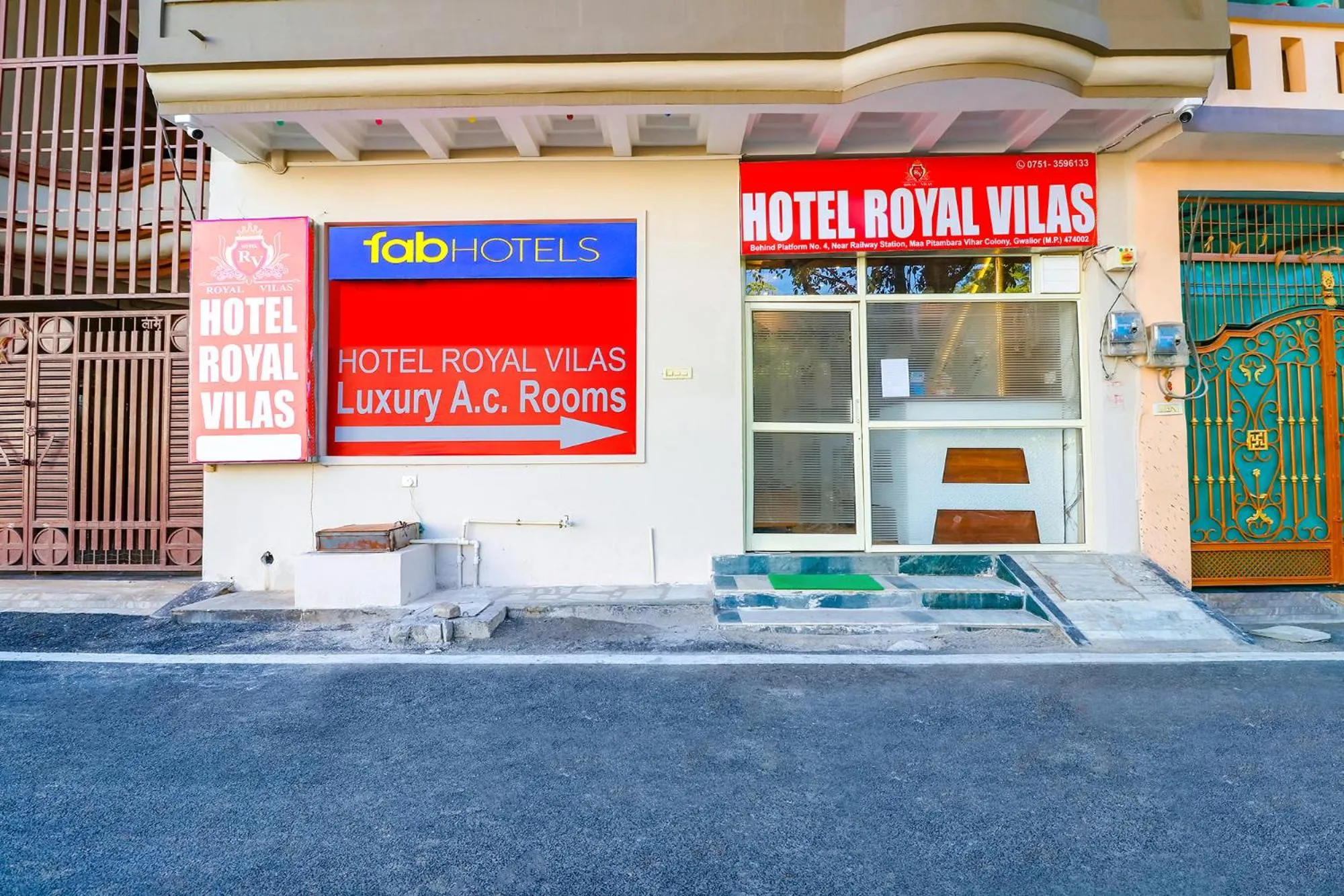 Facade/entrance in FabHotel Royal Vilas