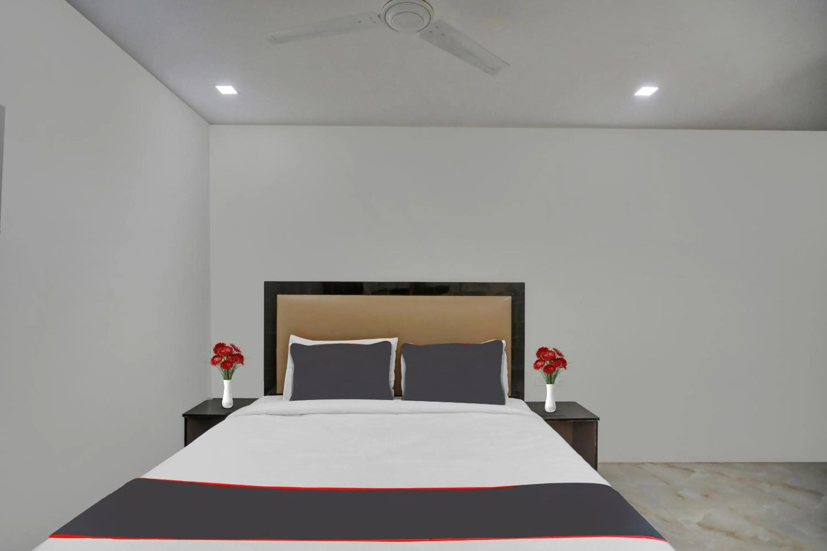 Bedroom, Bed in Super Townhouse THE ARROW Near Lotus Temple