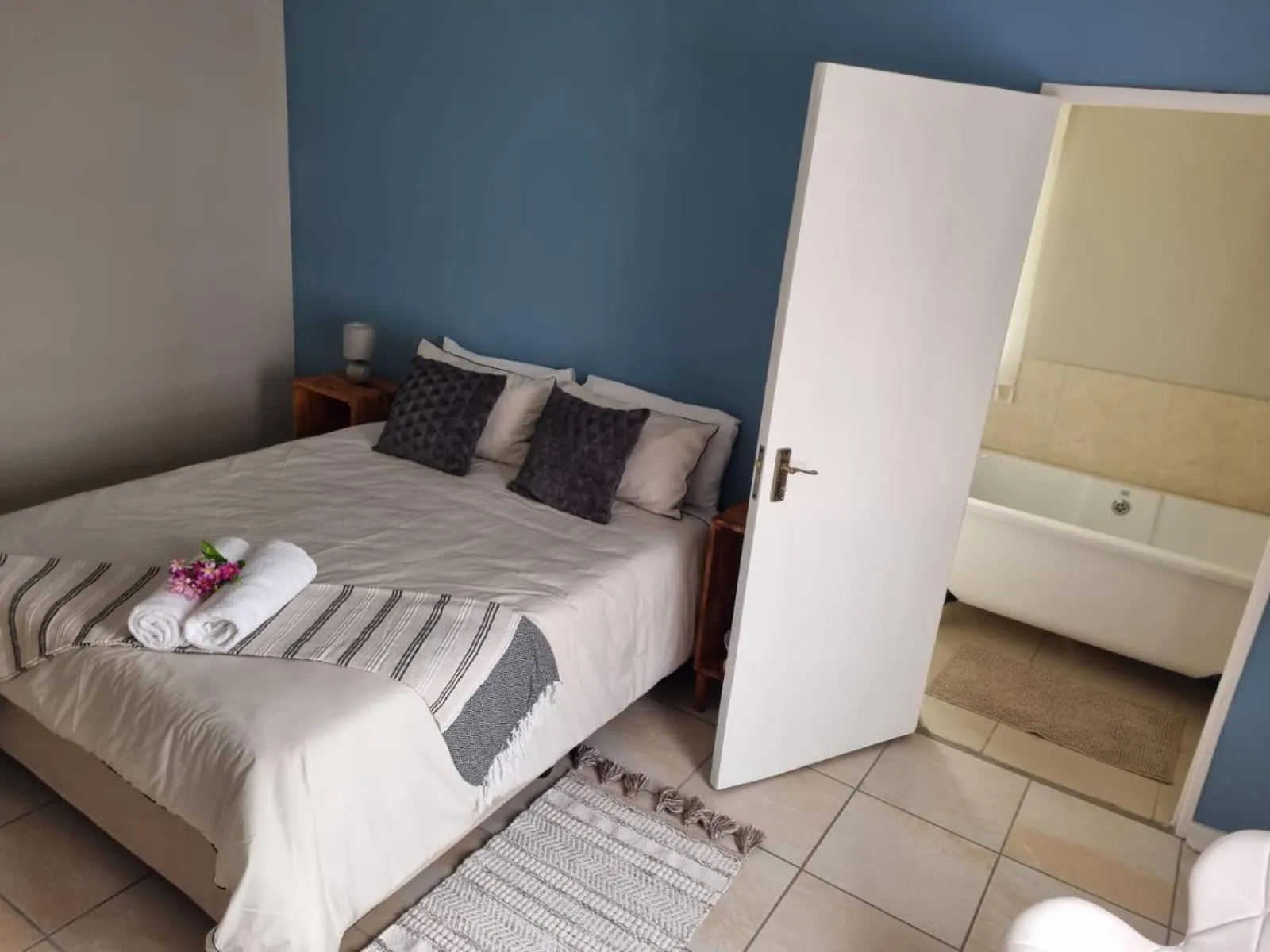 Bedroom, Bed in La Maison on Vaal Bed and Breakfast