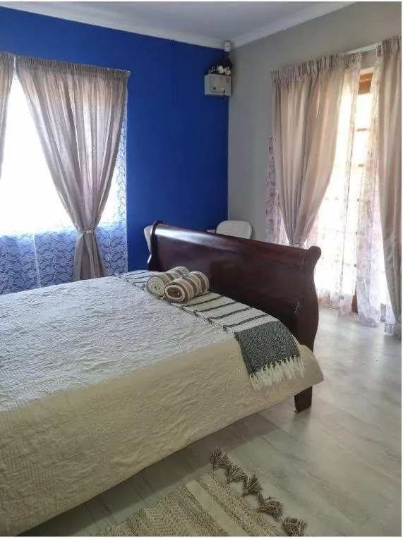 Bed in La Maison on Vaal Bed and Breakfast