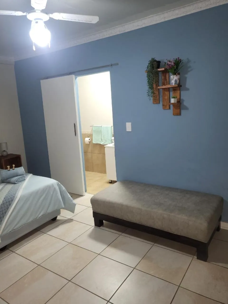 Property building, Bed in La Maison on Vaal Bed and Breakfast