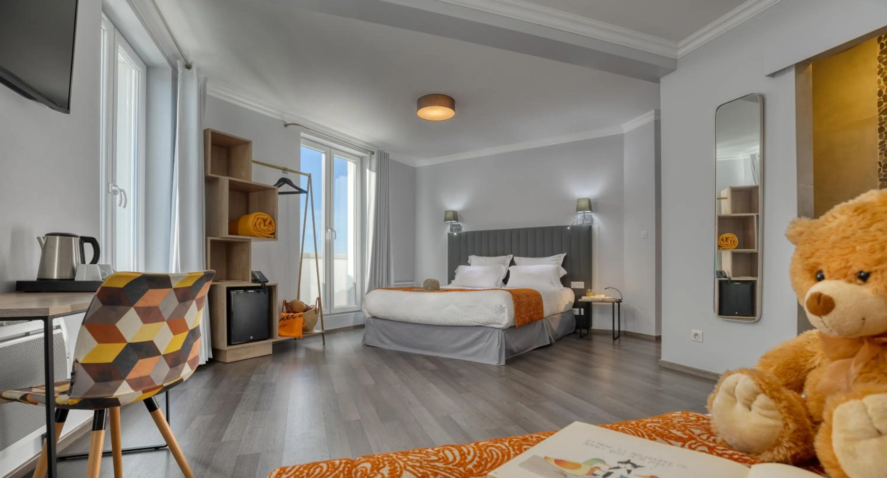 Photo of the whole room, Bed in Hôtel L'Orée des plages