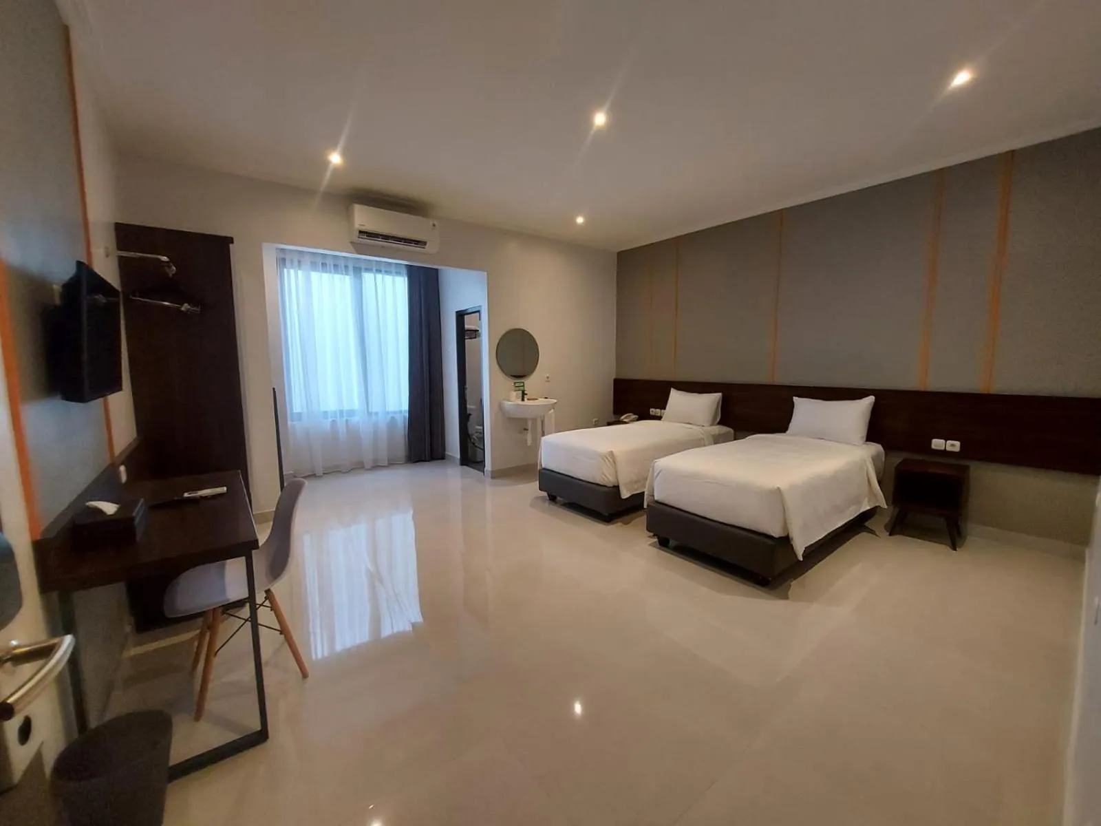 Photo of the whole room, Bed in Atap Biru Residence