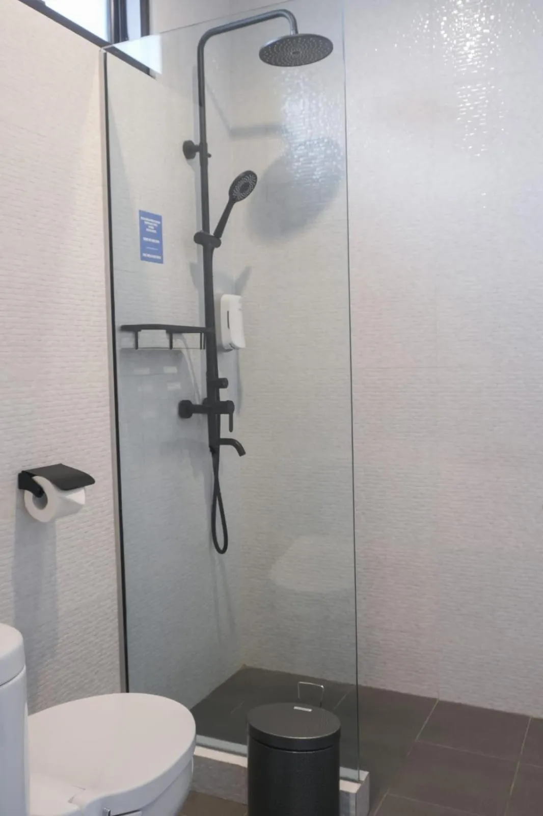 Shower in Atap Biru Residence