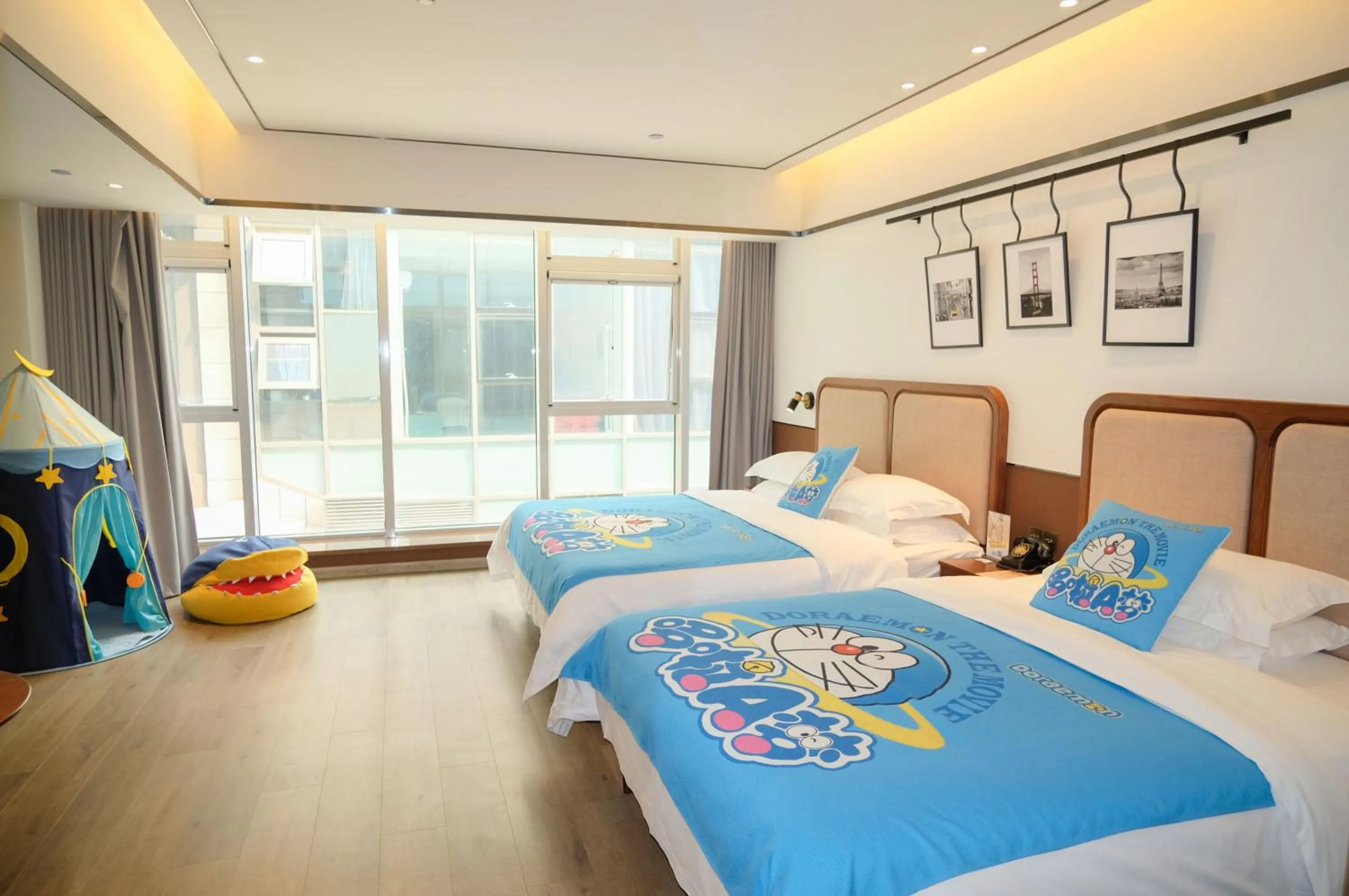 Panorama Family Room in A Memory Hotel