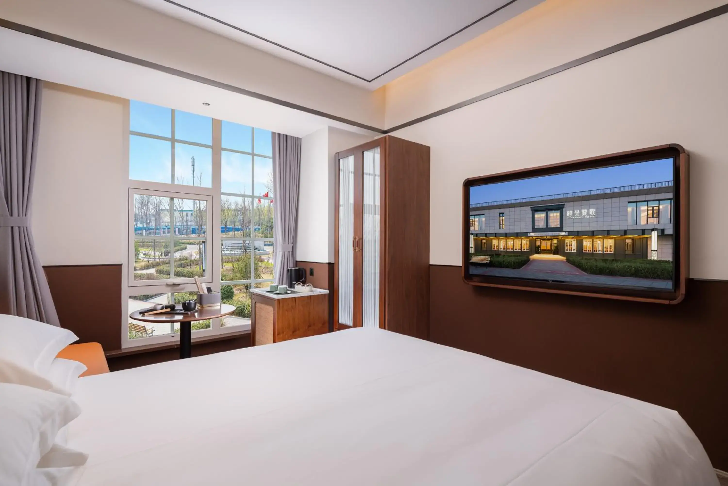 Double Room in A Memory Hotel Double Room in A Memory Hotel