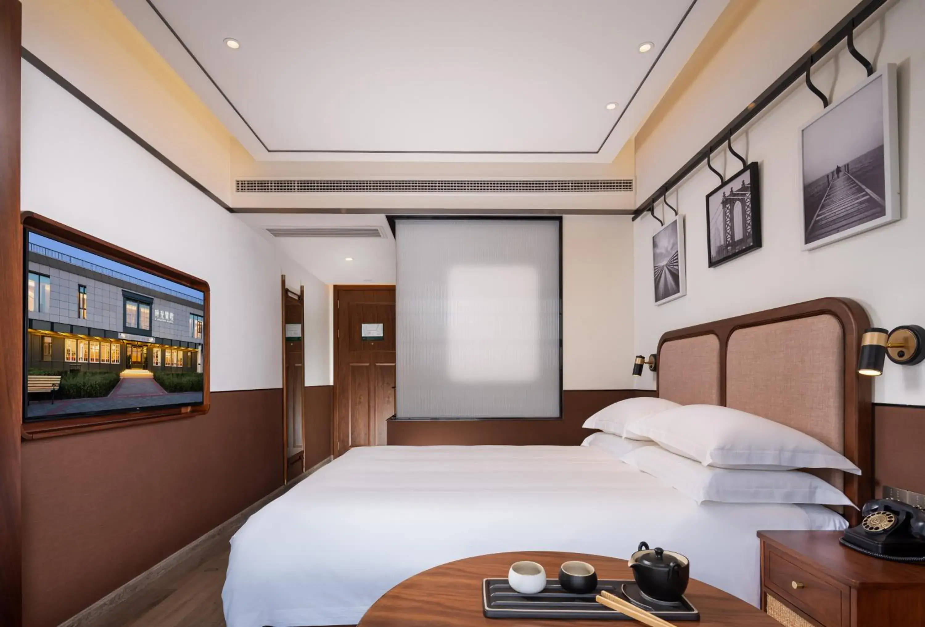 Double Room in A Memory Hotel Double Room in A Memory Hotel