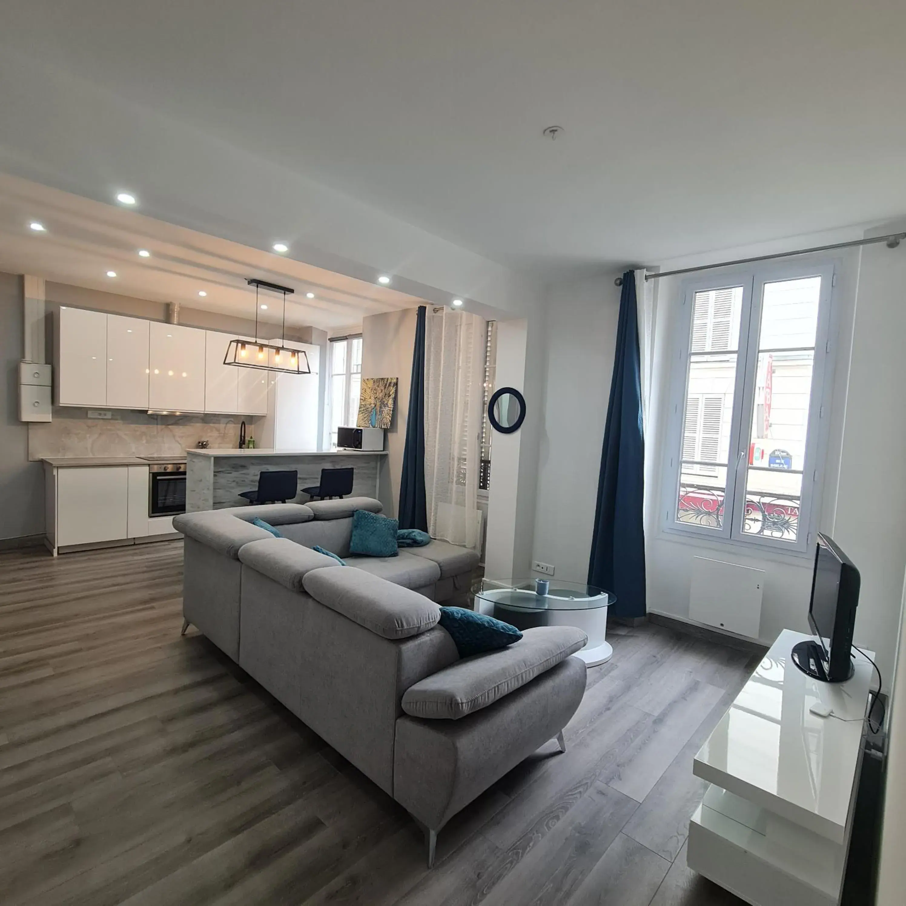 Appartement très lumineux porte de Saint-Cloud - F3 avec suite parentale Appartement très lumineux porte de Saint-Cloud - F3 avec suite parentale