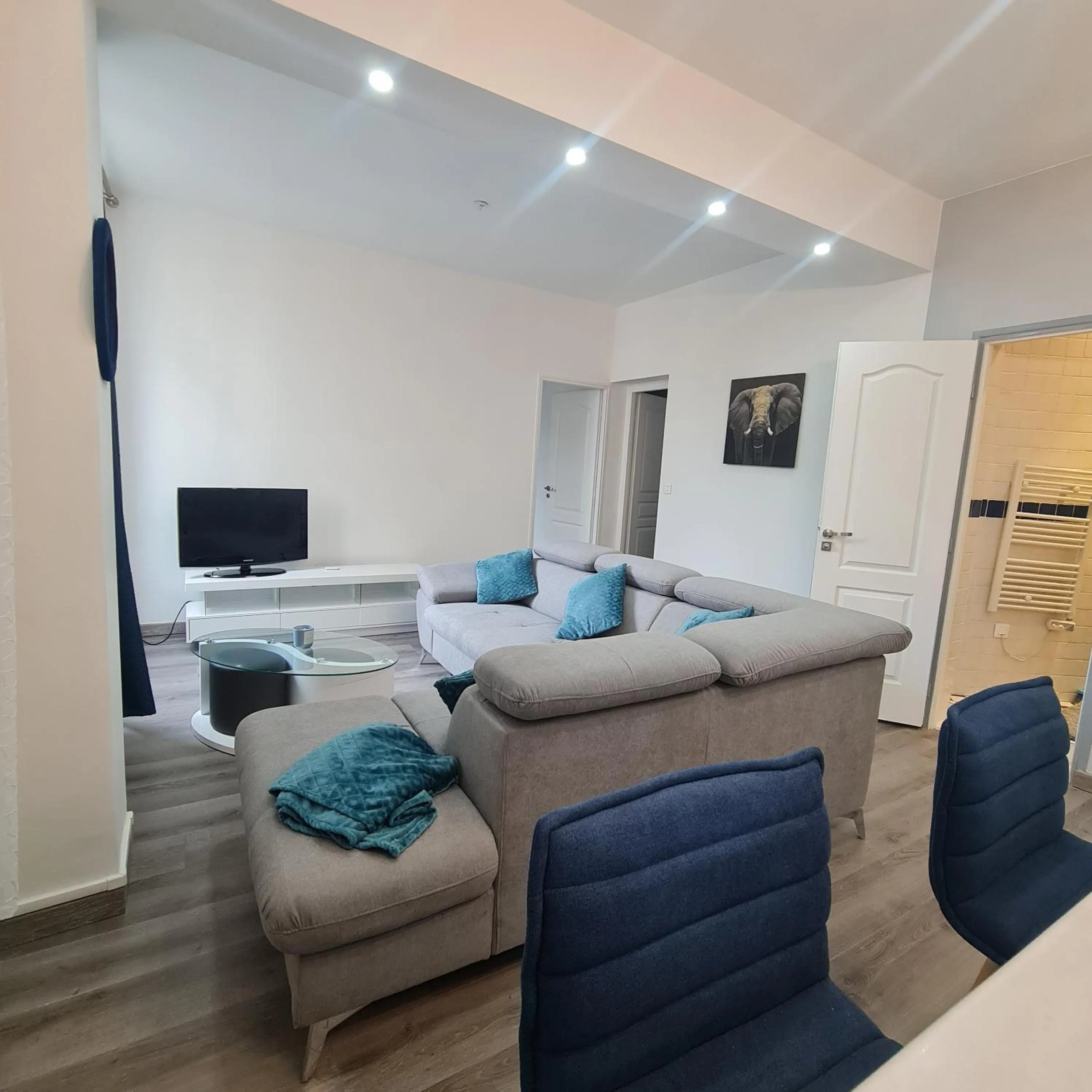 Appartement très lumineux porte de Saint-Cloud - F3 avec suite parentale