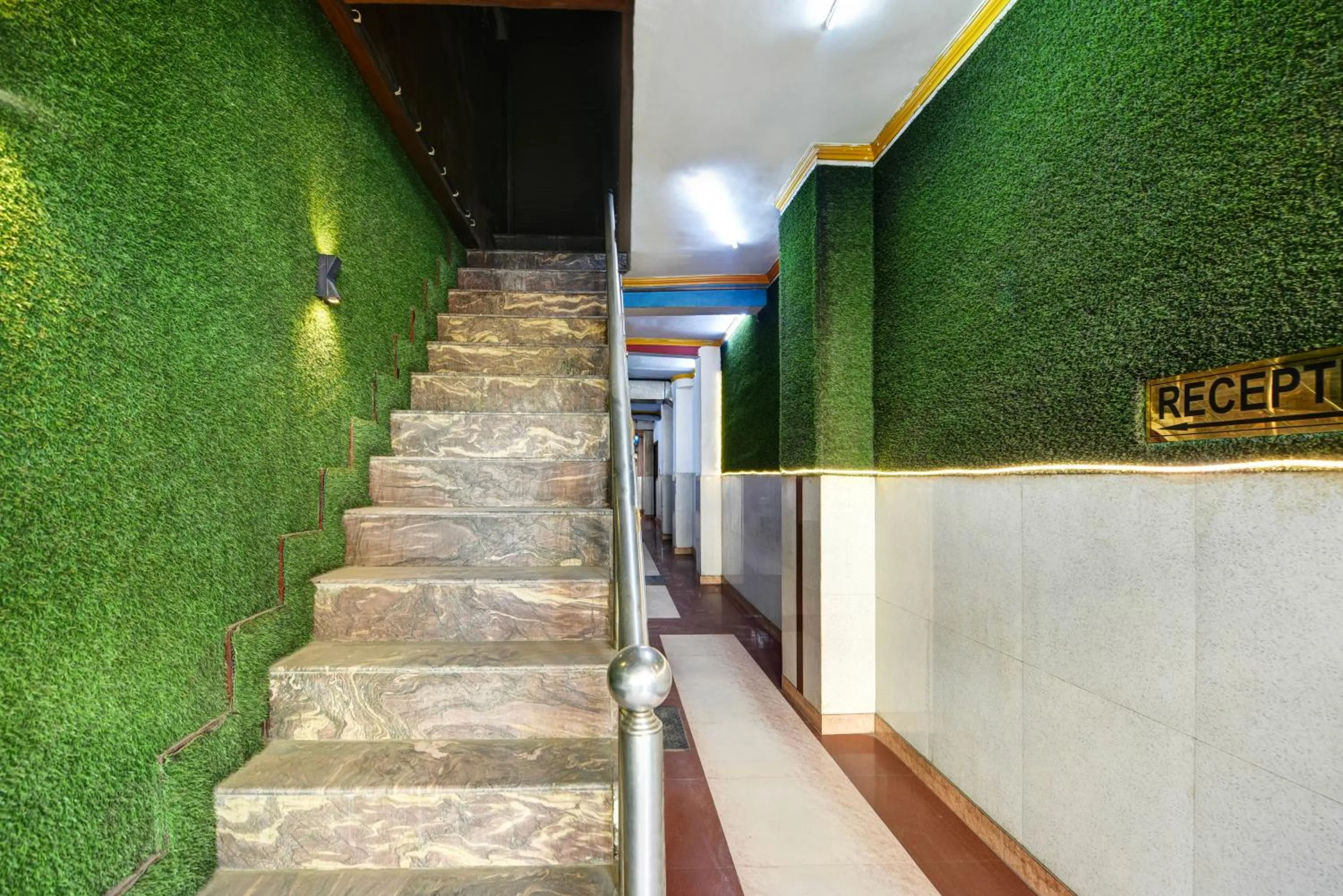 Hotel Quadis - Noida sec 15