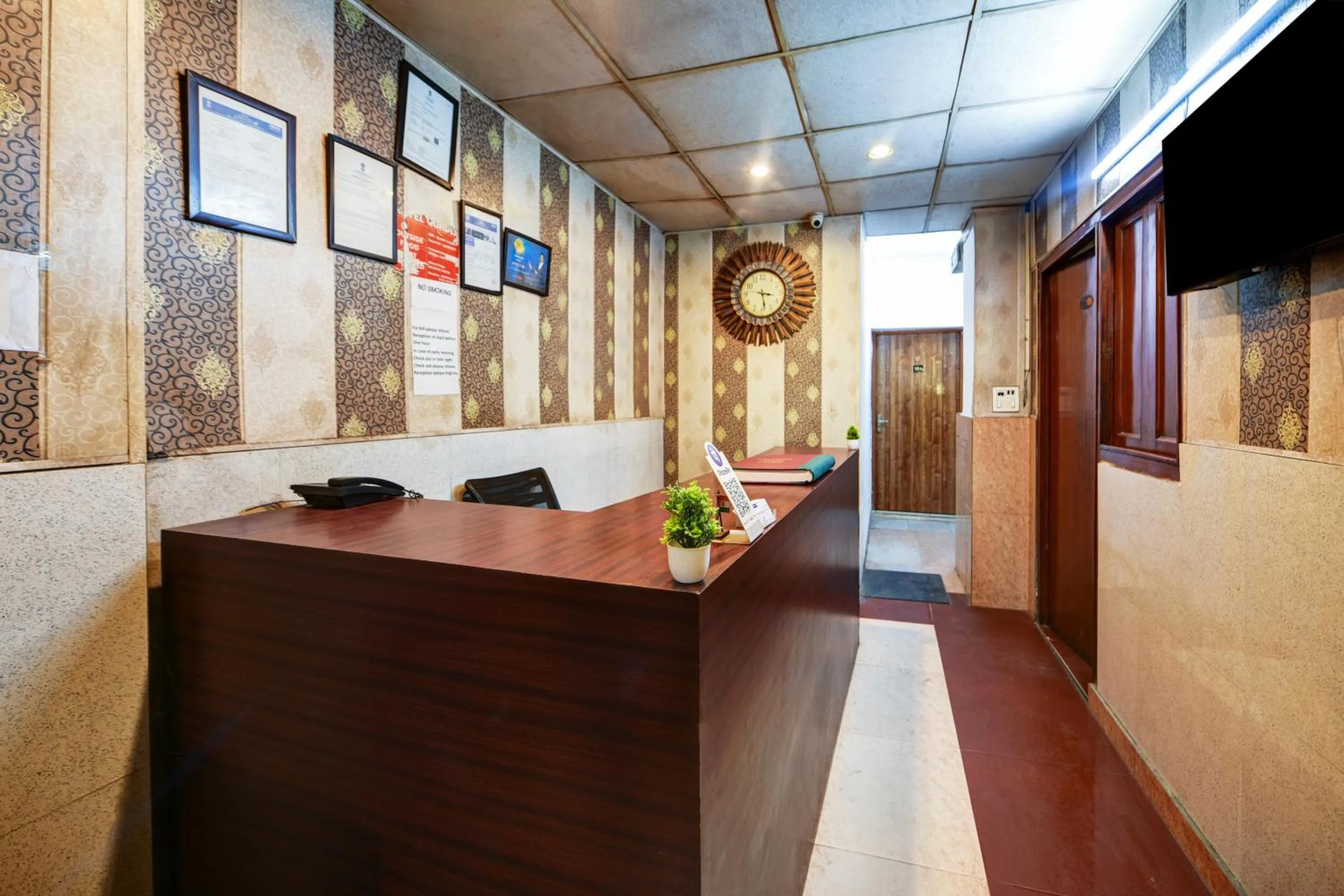 Hotel Quadis - Noida sec 15