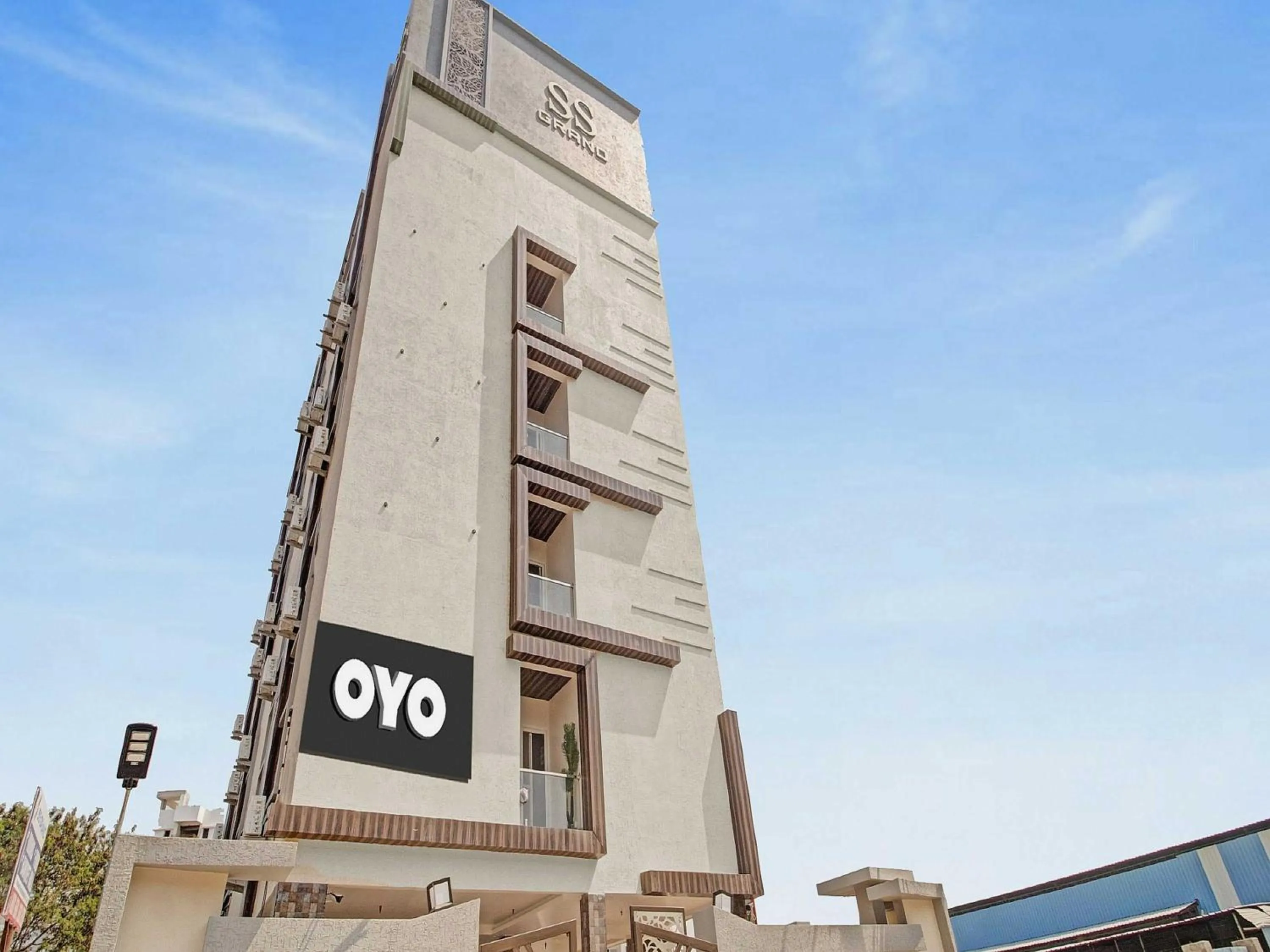 Facade/entrance in Super Collection O Halcyon SS Grand