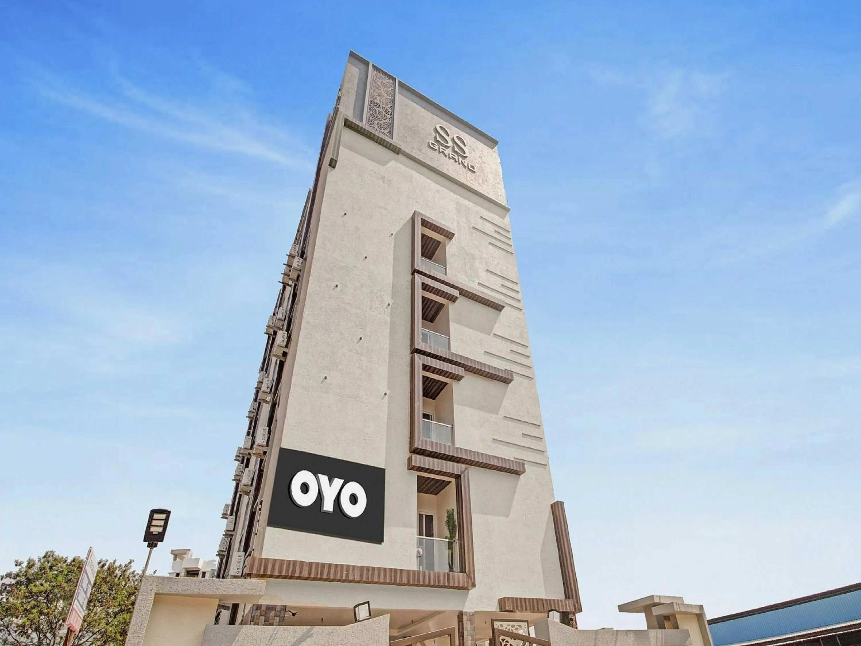 Facade/entrance in Super Collection O Halcyon SS Grand