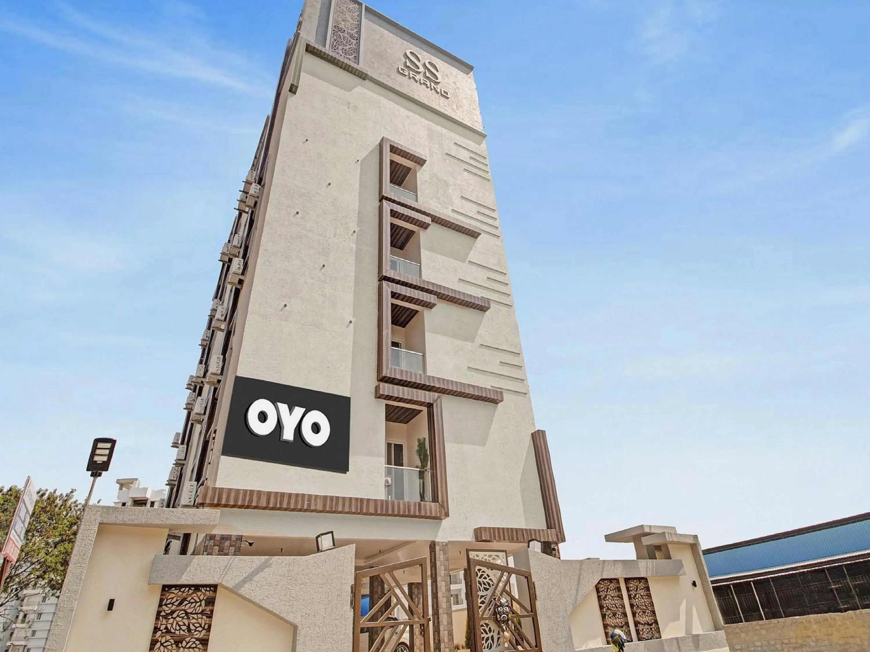 Facade/entrance in Super Collection O Halcyon SS Grand