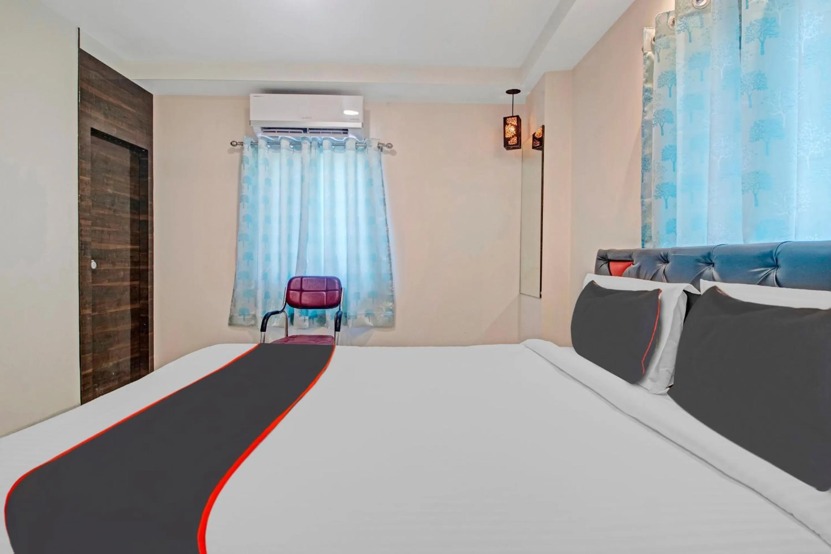 Bedroom, Bed in Super Collection O Halcyon SS Grand