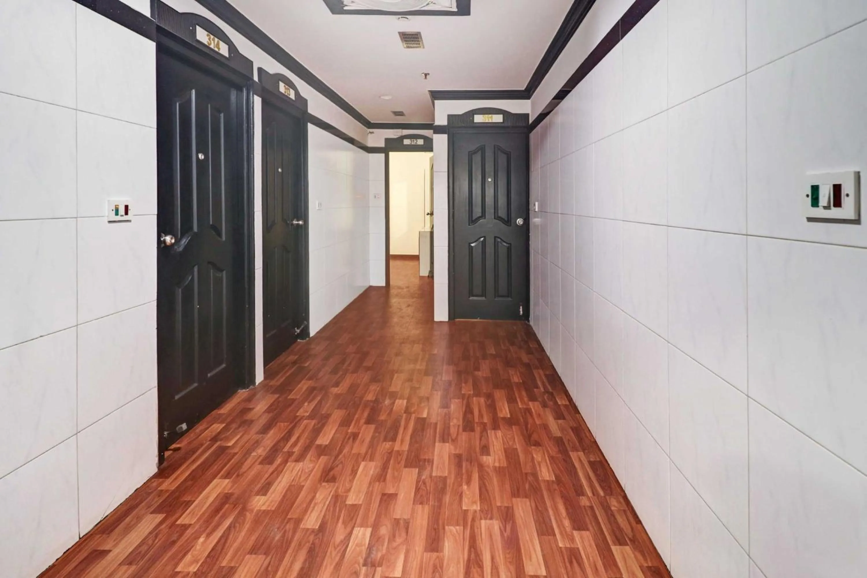 Other in Collection O Sabharwal Residency Near Lalbagh Botanical Garden