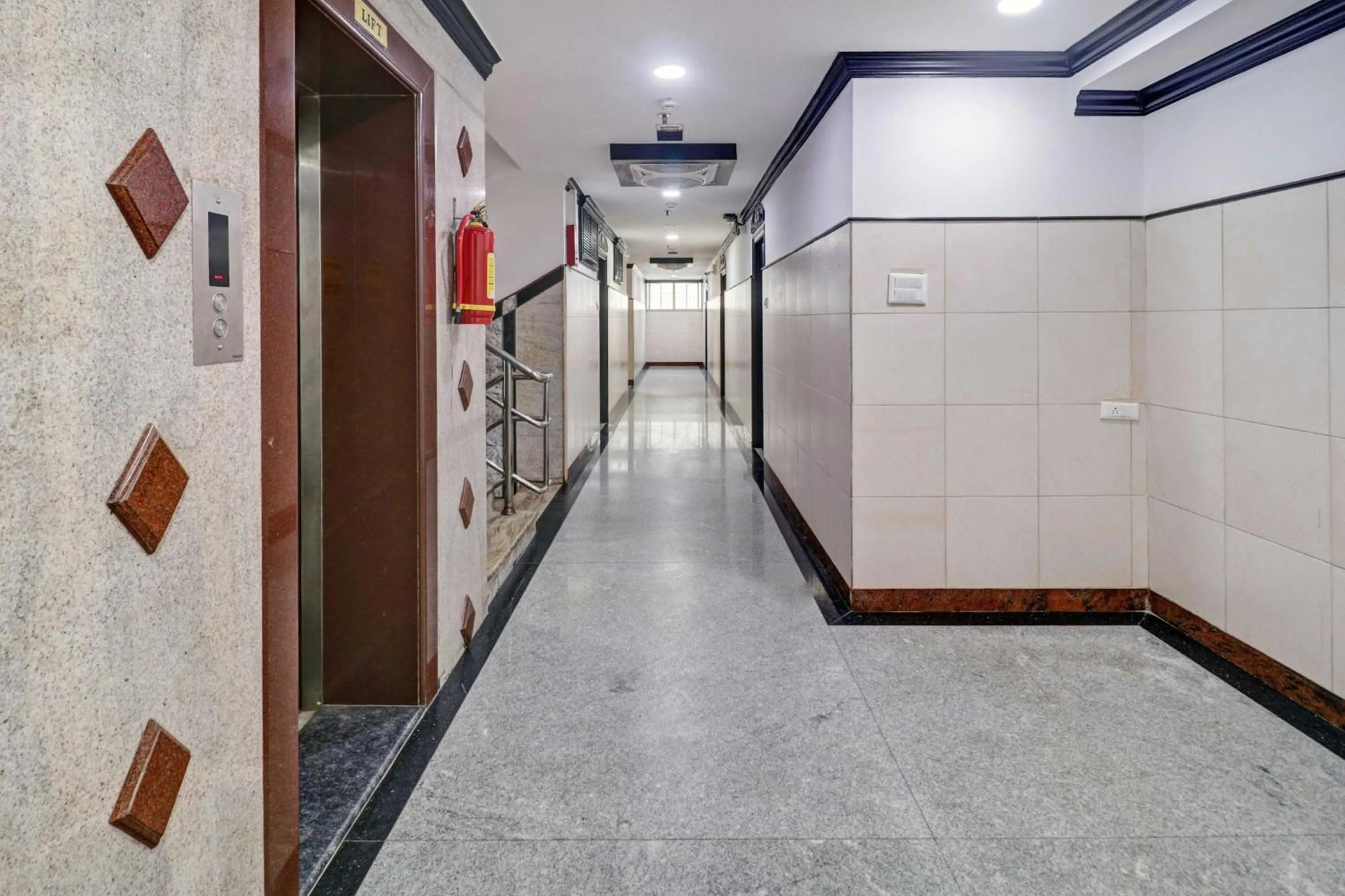 Lobby or reception in Collection O Sabharwal Residency Near Lalbagh Botanical Garden
