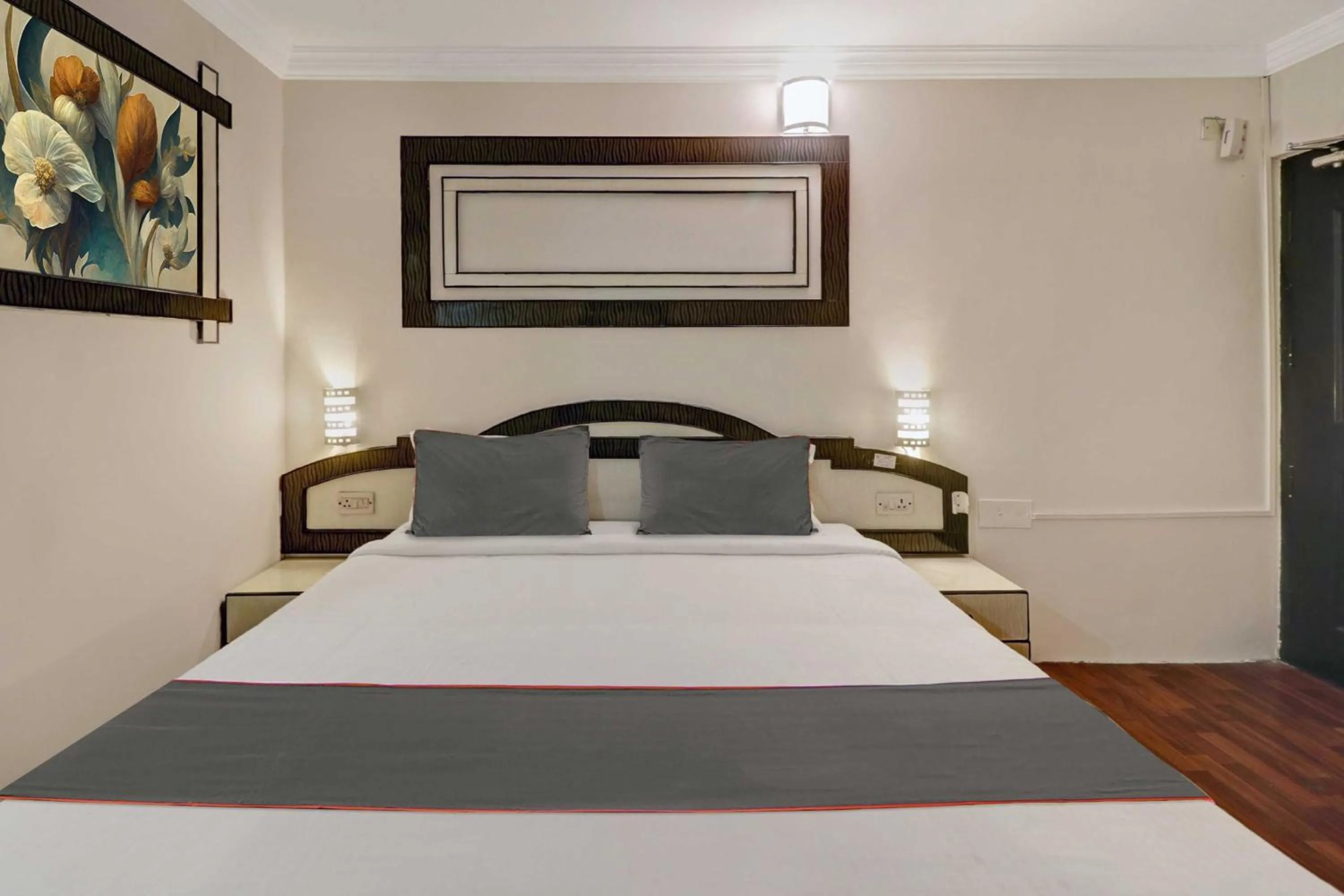 Bedroom, Bed in Collection O Sabharwal Residency Near Lalbagh Botanical Garden