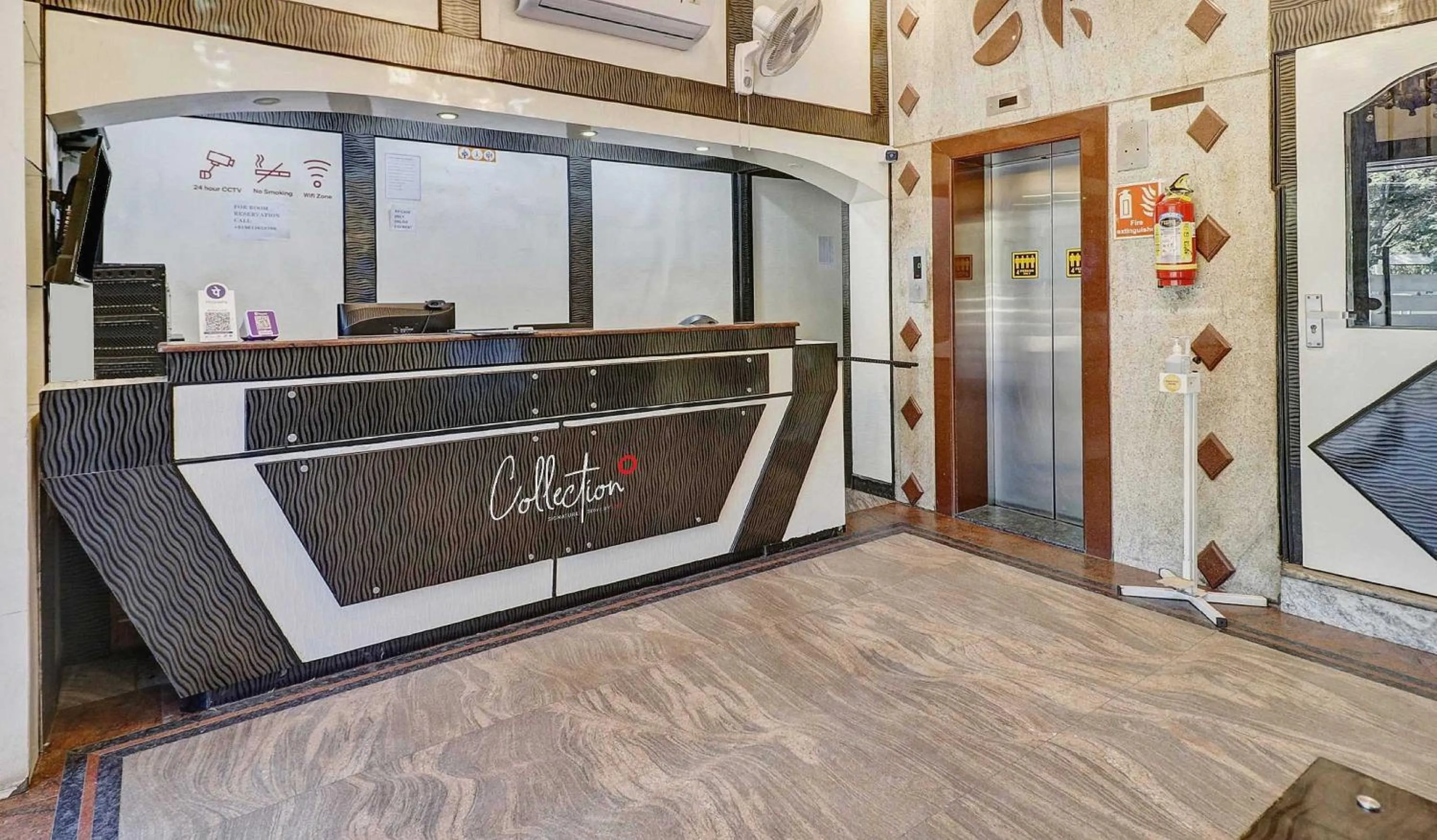 Lobby or reception in Collection O Sabharwal Residency Near Lalbagh Botanical Garden