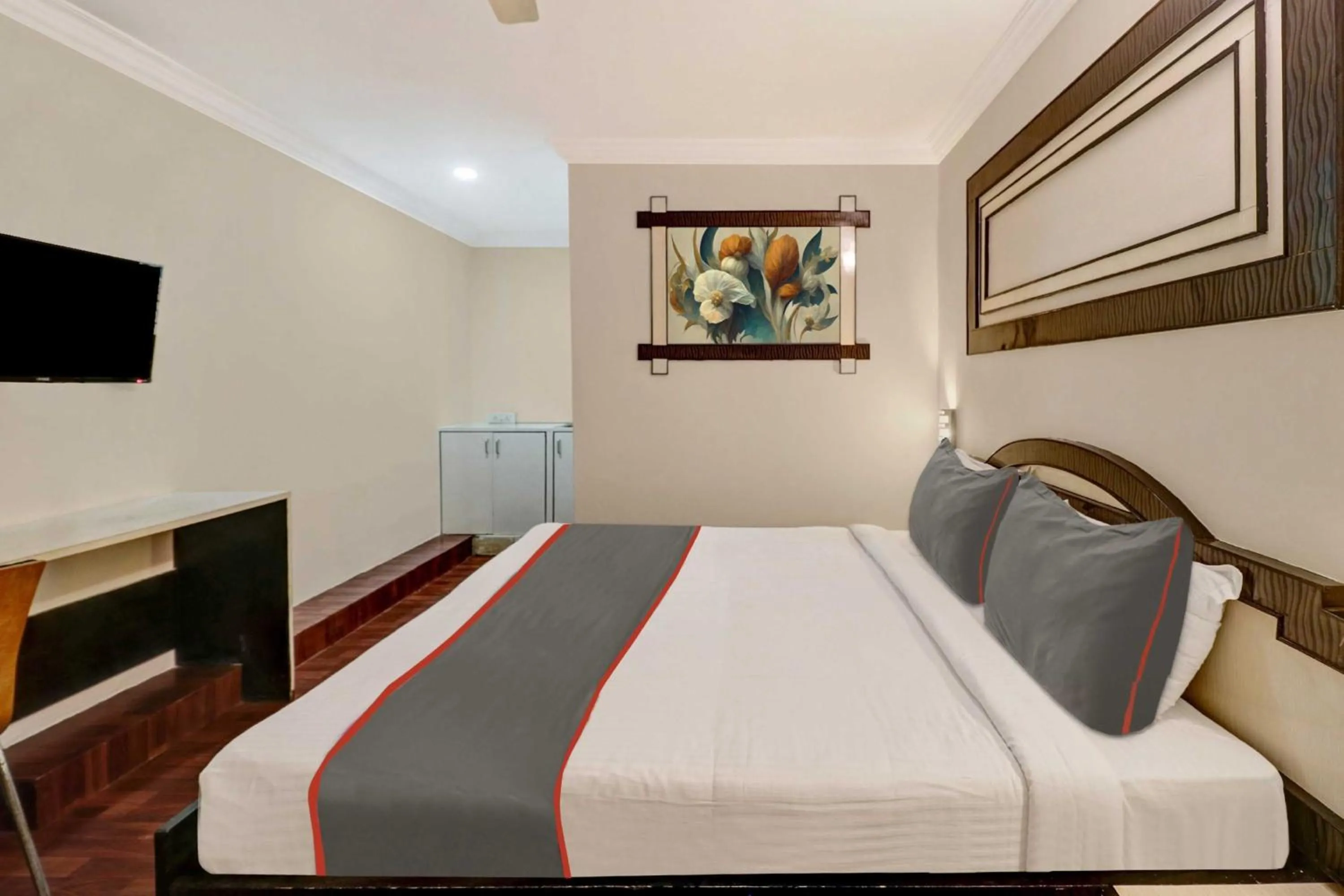 Bedroom, Bed in Collection O Sabharwal Residency Near Lalbagh Botanical Garden