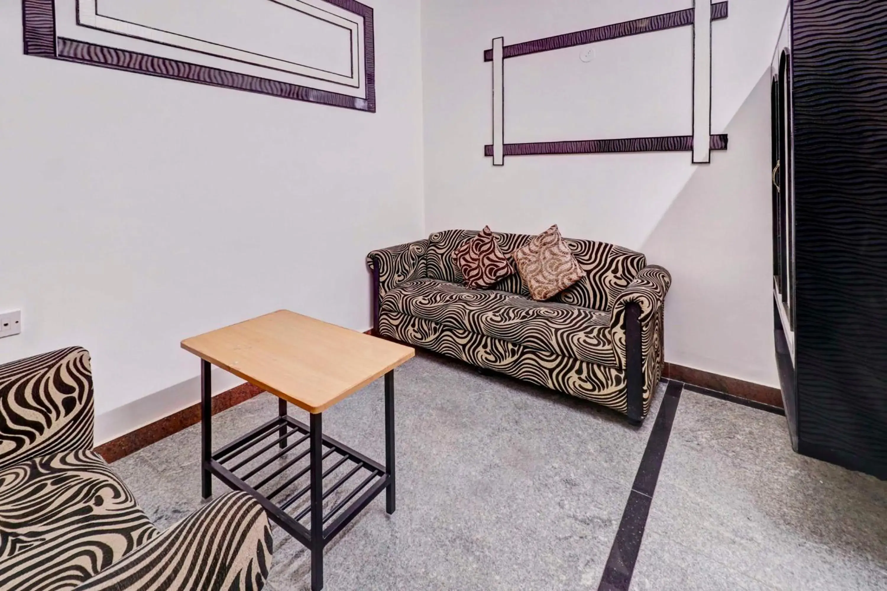 Living room in Collection O Sabharwal Residency Near Lalbagh Botanical Garden Living room in Collection O Sabharwal Residency Near Lalbagh Botanical Garden