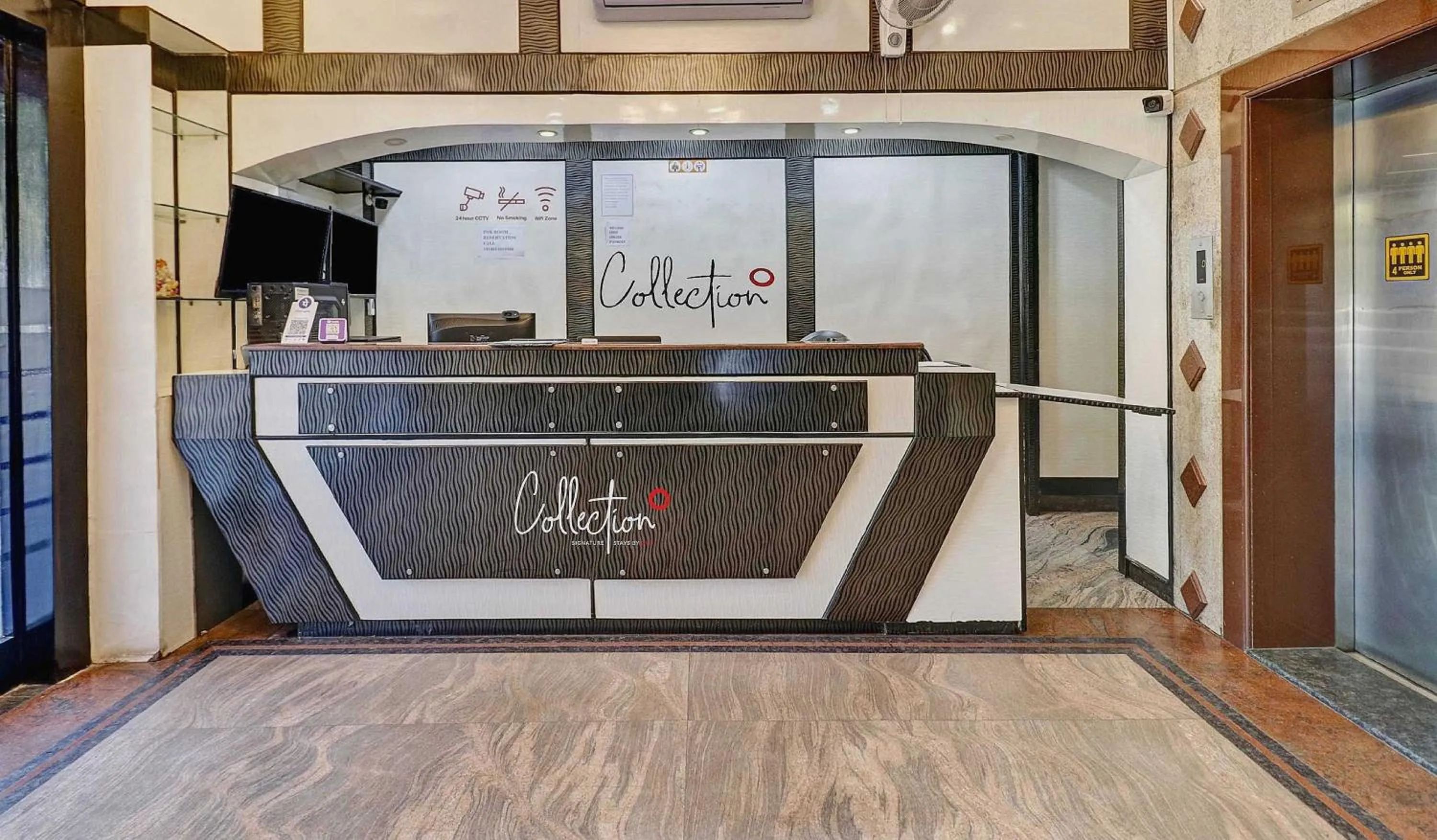 Lobby or reception in Collection O Sabharwal Residency Near Lalbagh Botanical Garden