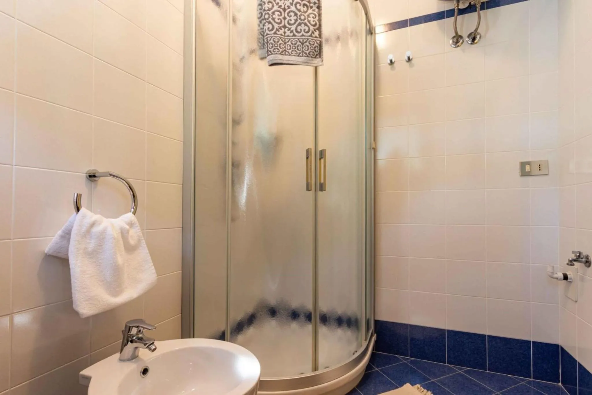 Bathroom in Comfortable apartment close to Bibione sea