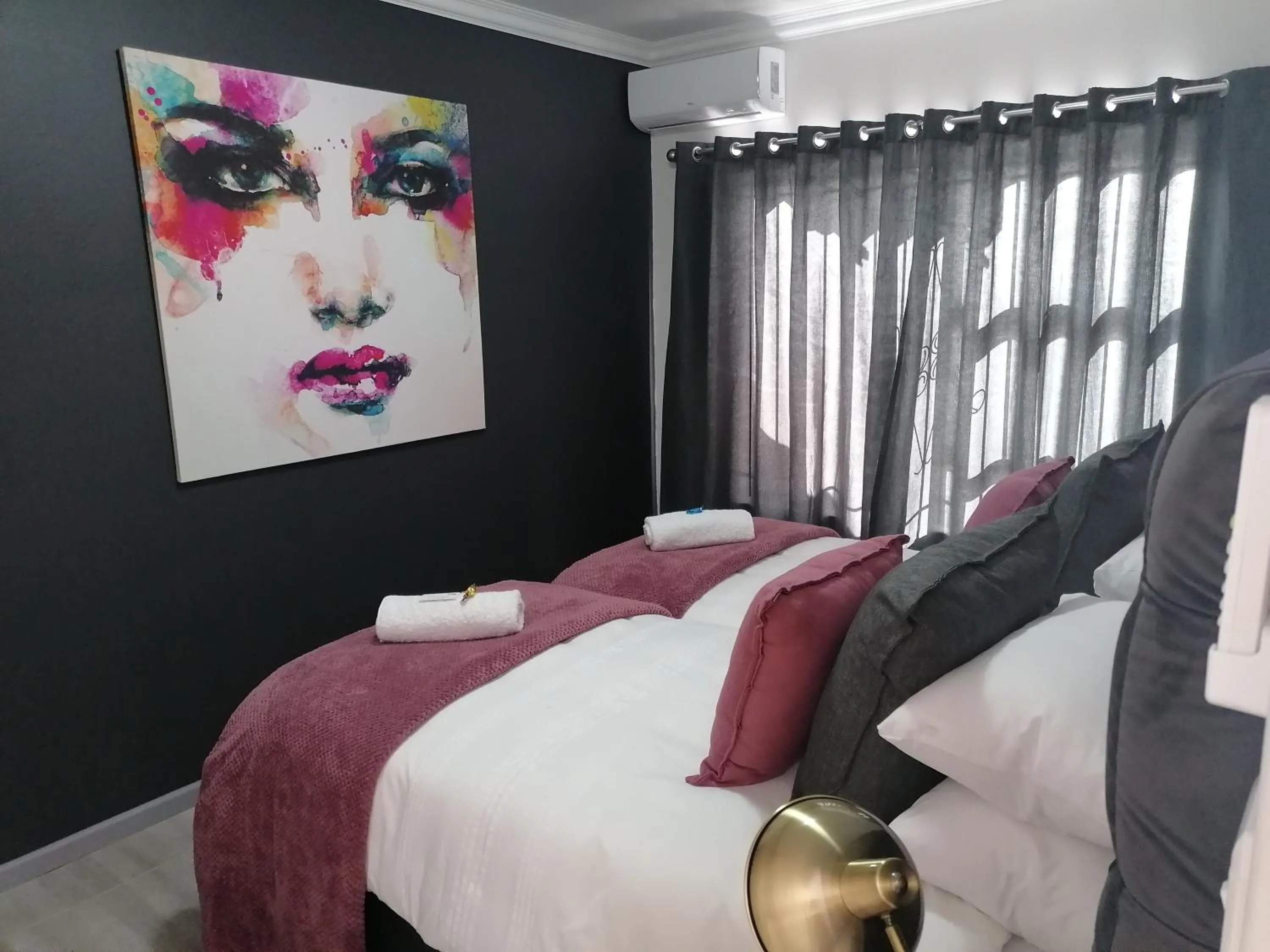 Bedroom, Bed in Chef's@6