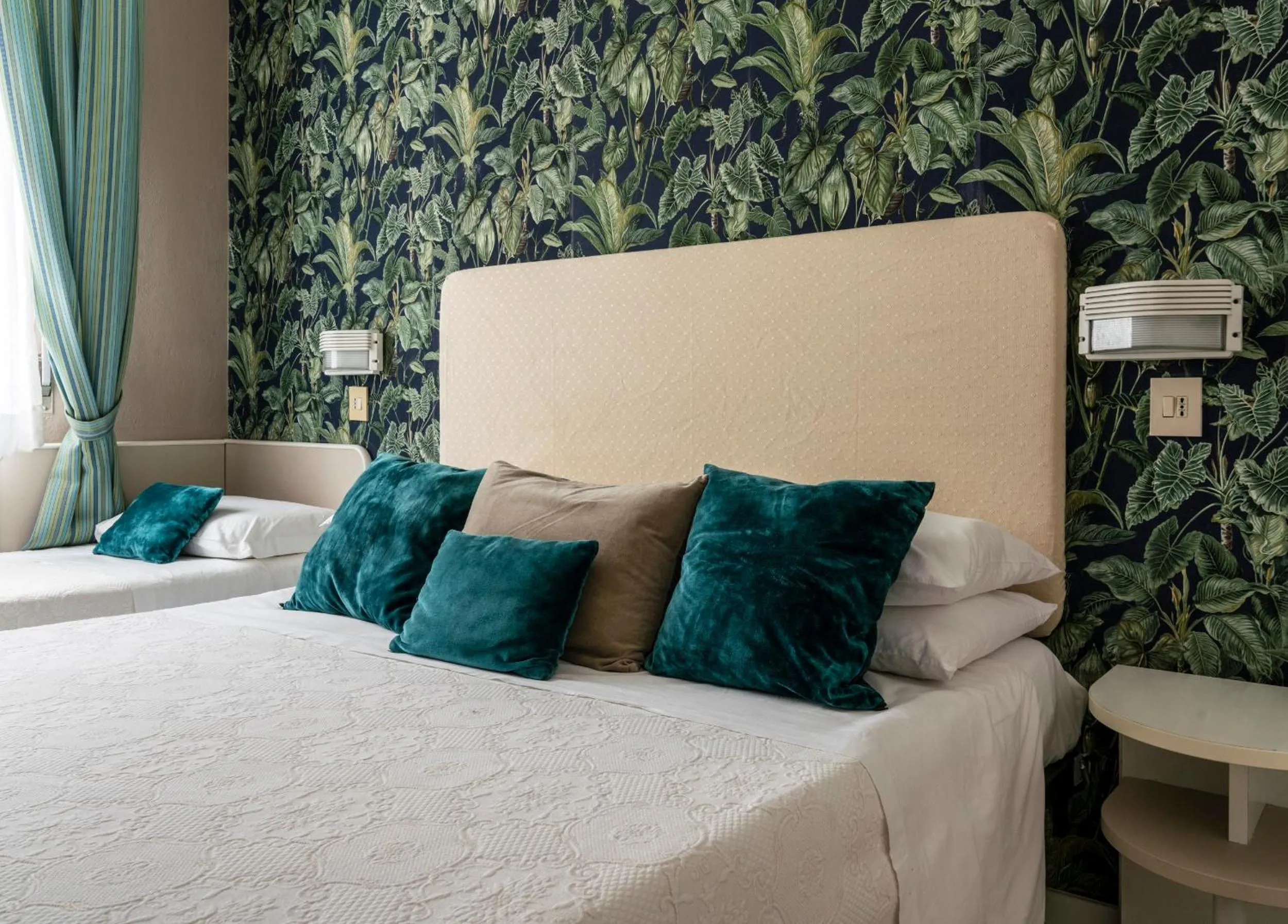 Bed in Hotel Maarea