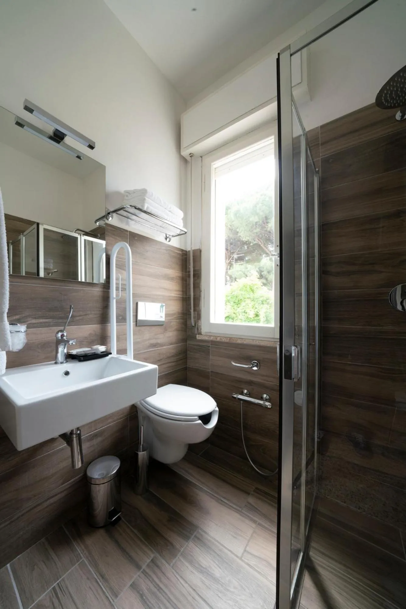 Bathroom in Hotel Maarea