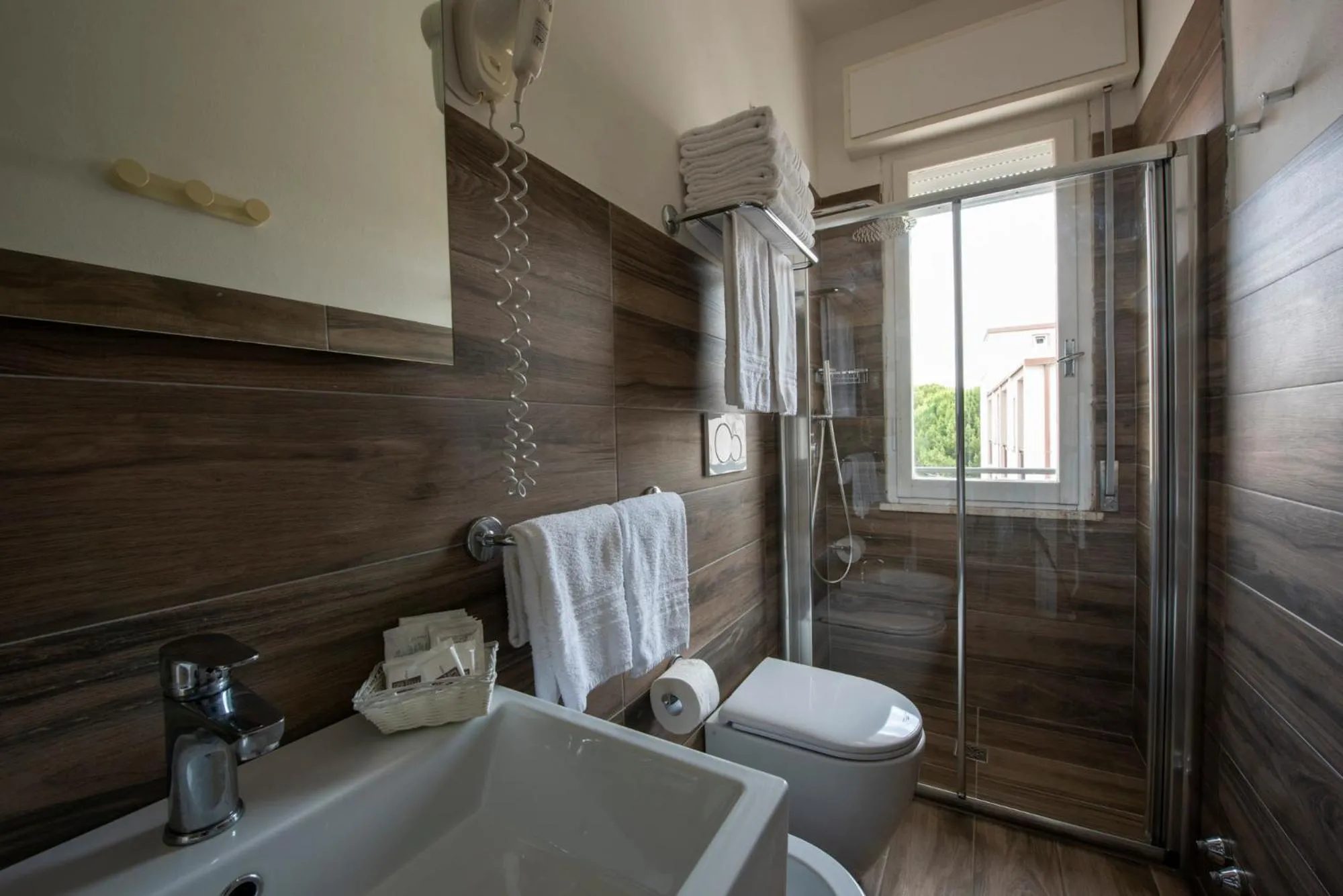 Bathroom in Hotel Maarea