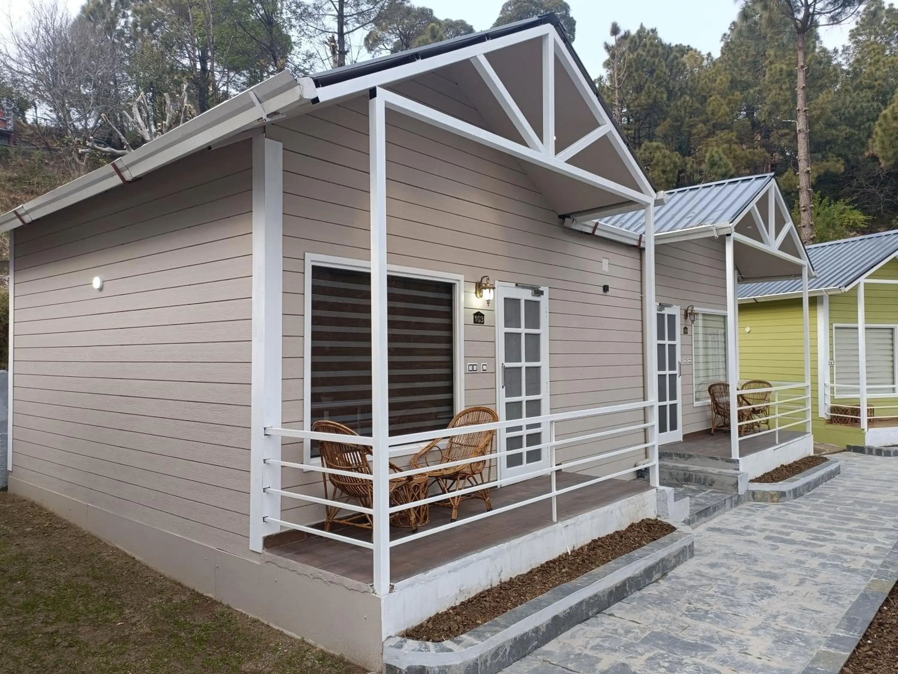 Bedroom in DLS Nature Trinket Resort - Dalhousie with Swimming Pool Bedroom in DLS Nature Trinket Resort - Dalhousie with Swimming Pool