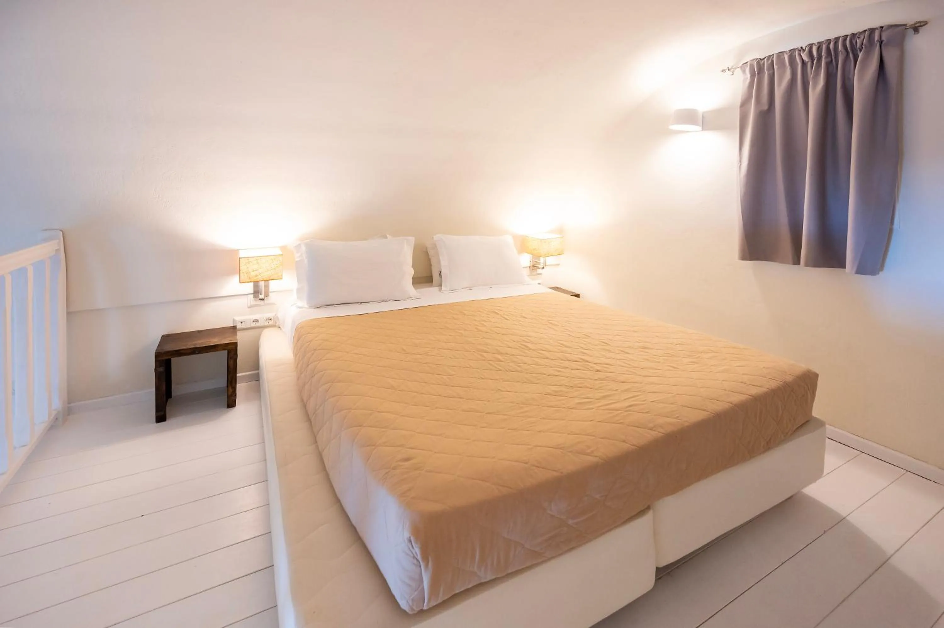 Bedroom, Bed in Smy Santorini Suites & Villas