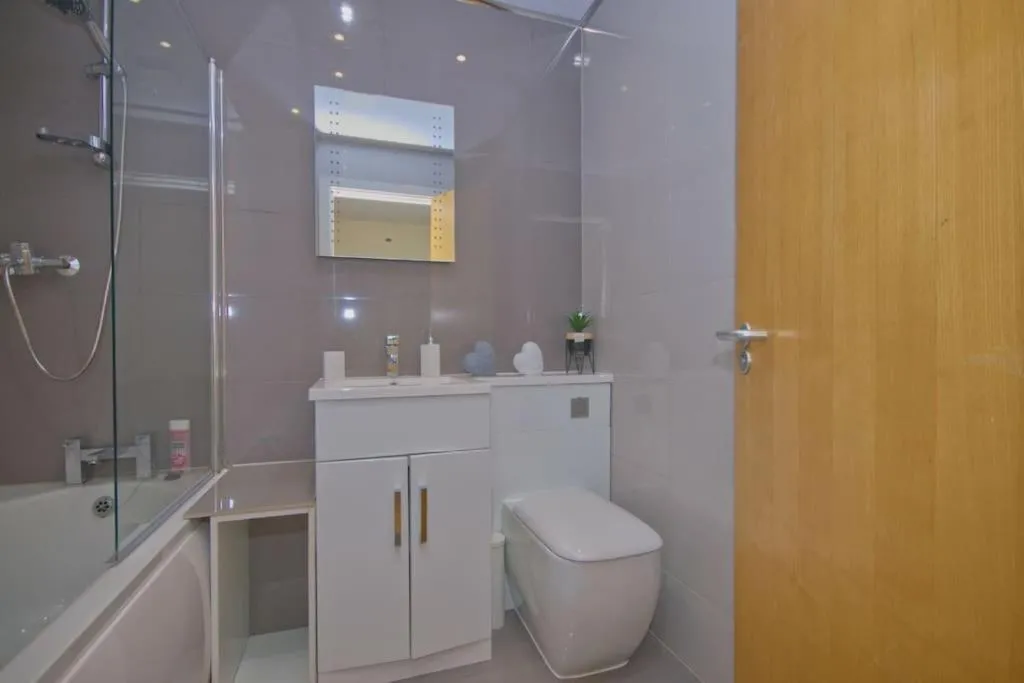 Alluring 2 Bedroom Leeds City Centre Apartment- Self Check-in,Balconied Apartment