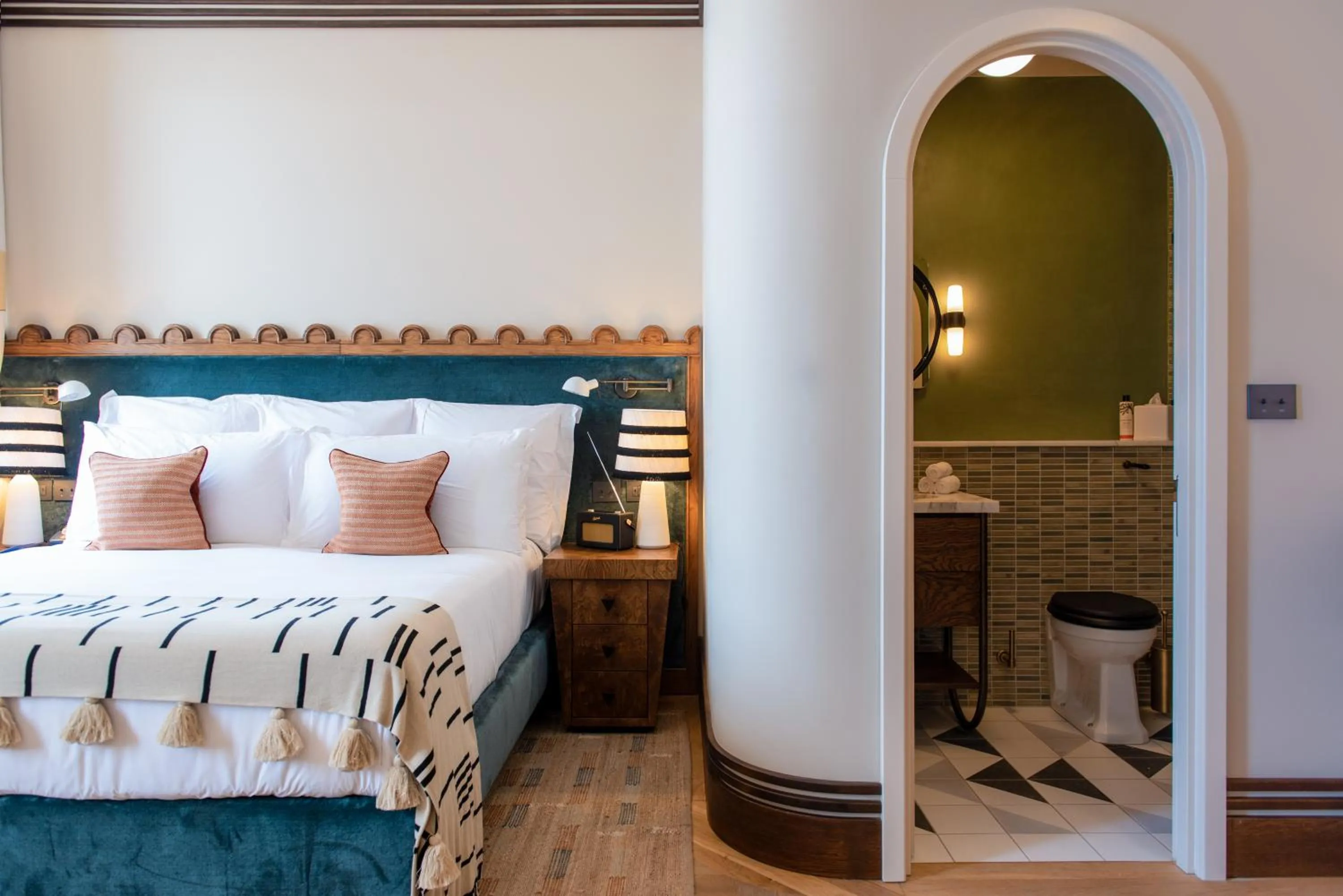 Toilet, Bed in Soho House Tel Aviv