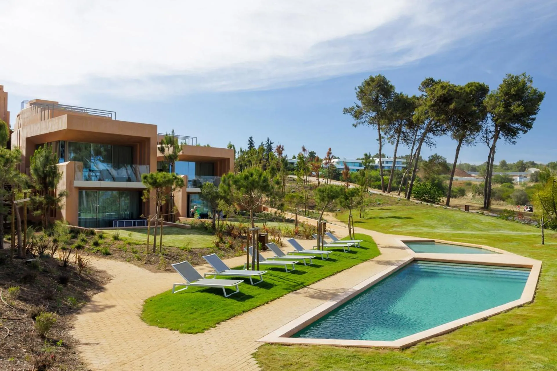 Swimming pool in Palmares Signature Apartments