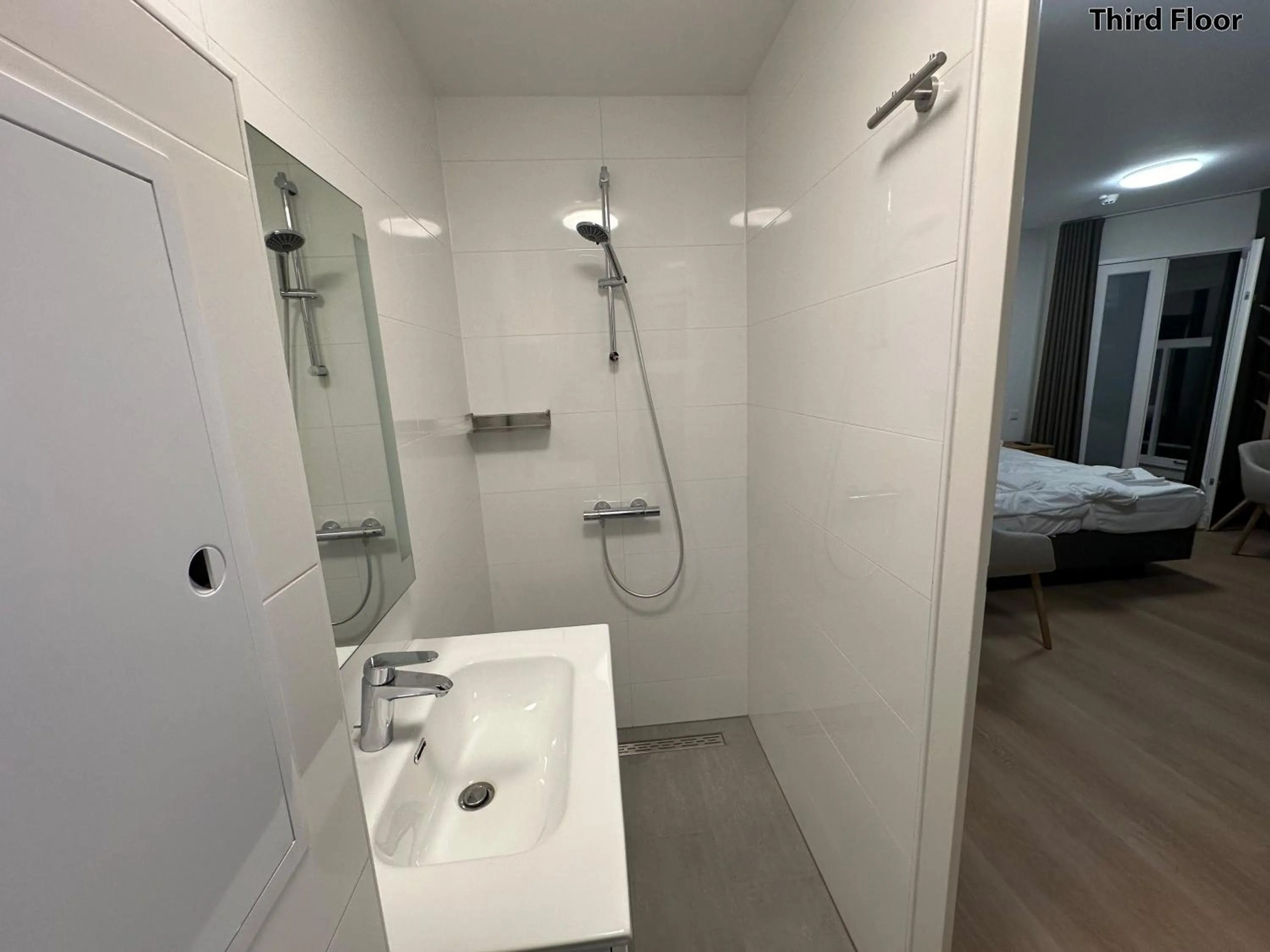 Shower in Voyagers Amsterdam