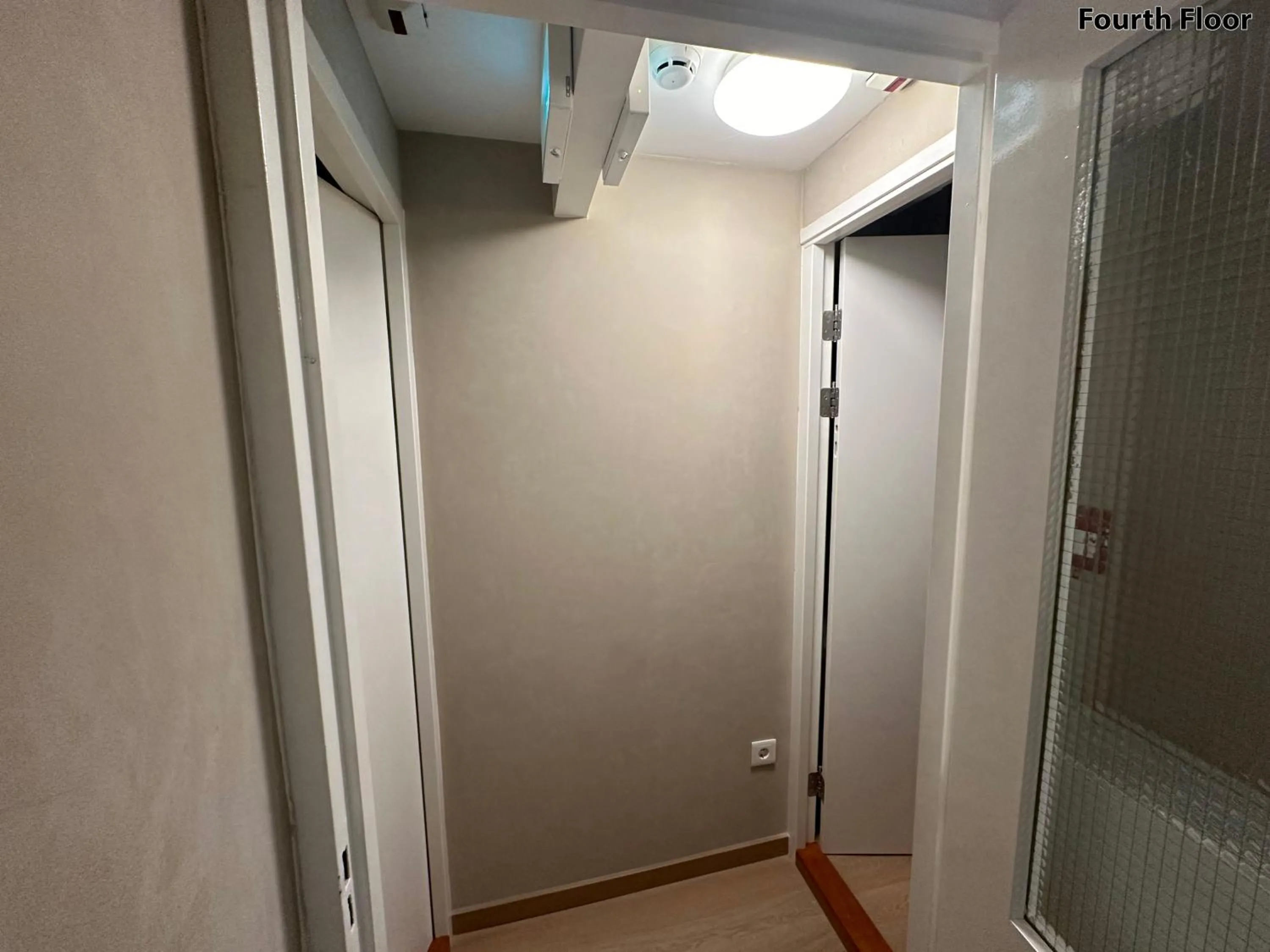 Bedroom in Voyagers Amsterdam