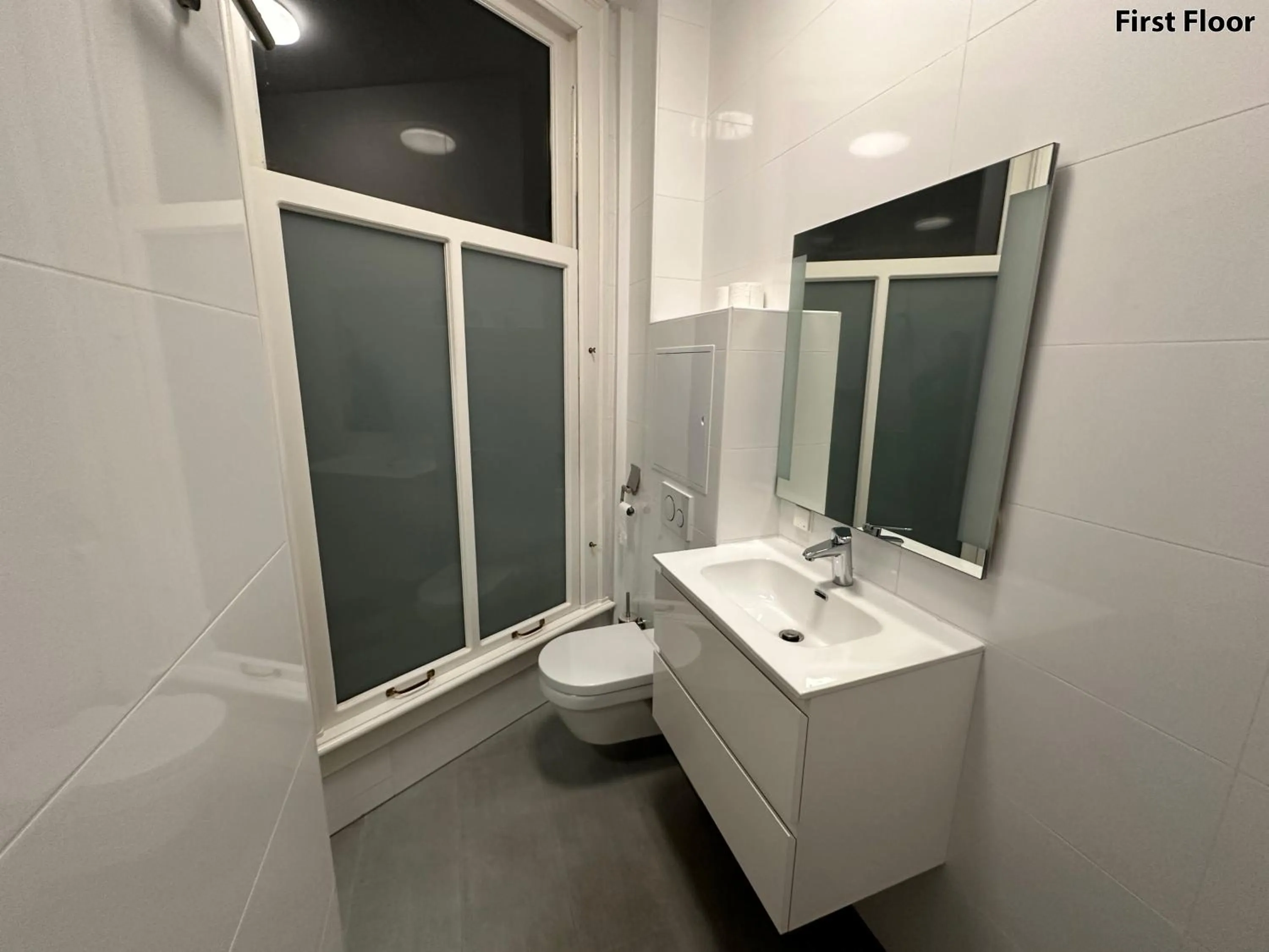 Toilet in Voyagers Amsterdam