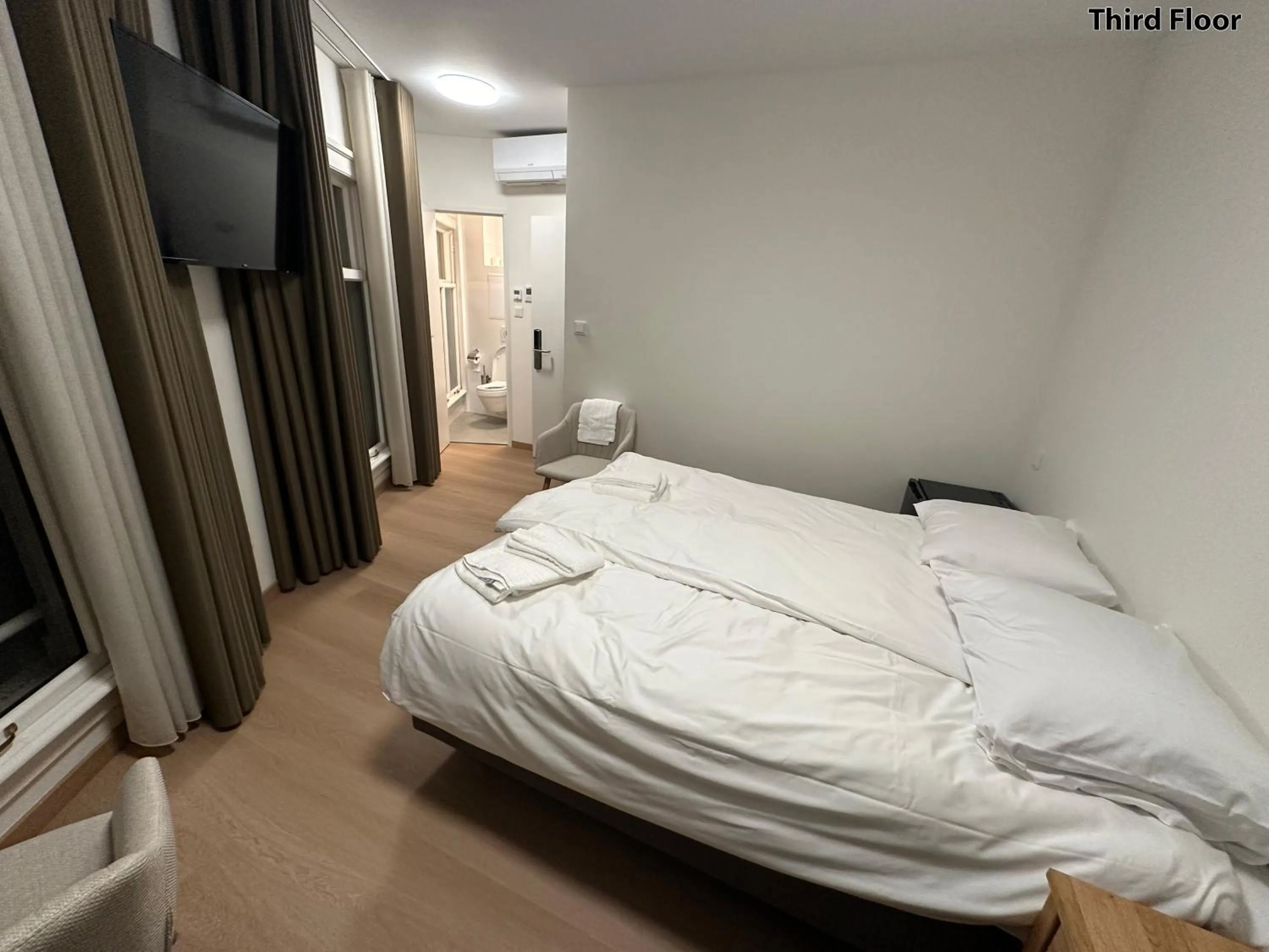 Bed in Voyagers Amsterdam