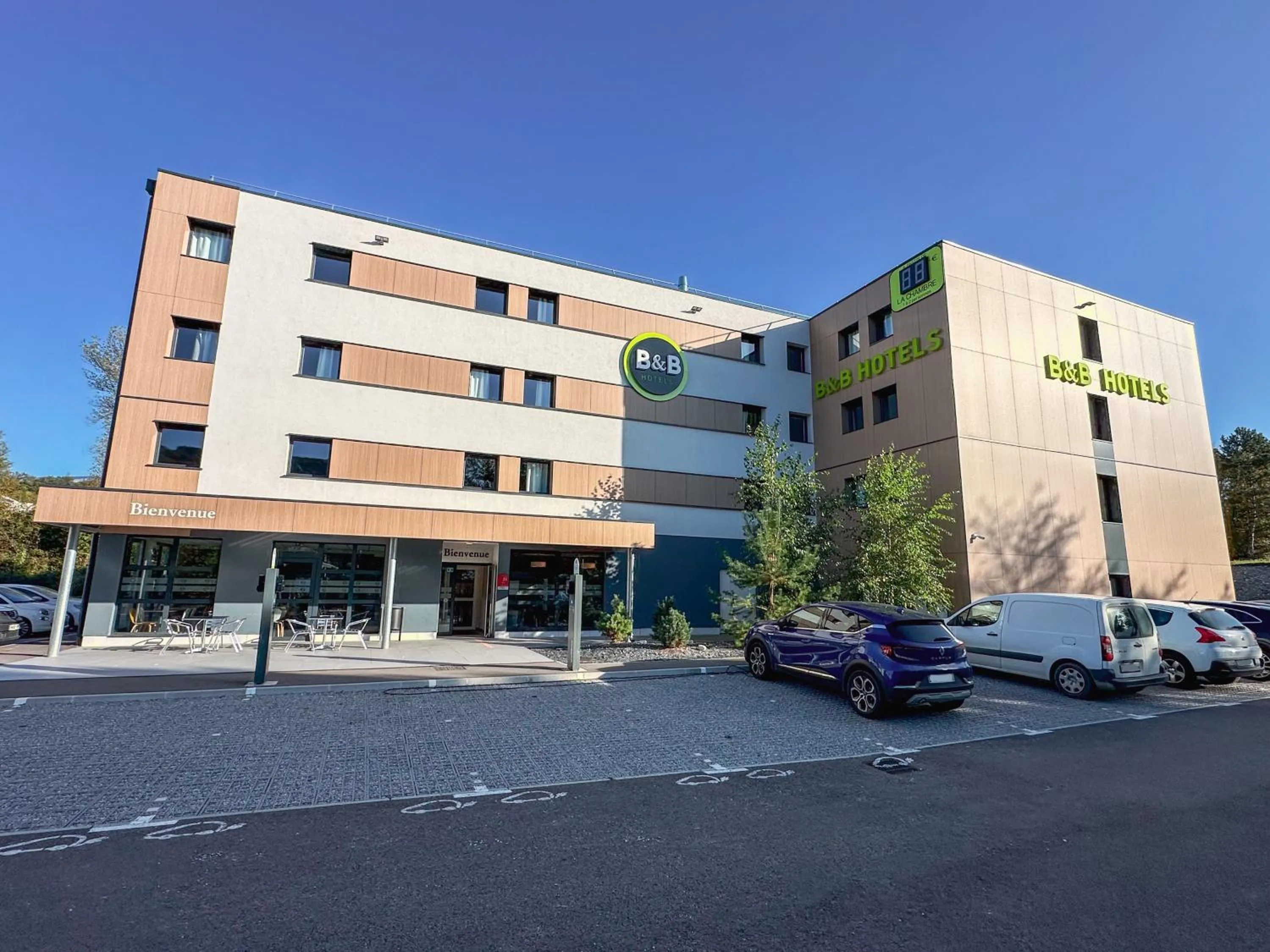 Property building in B&B HOTEL Aix-les-Bains