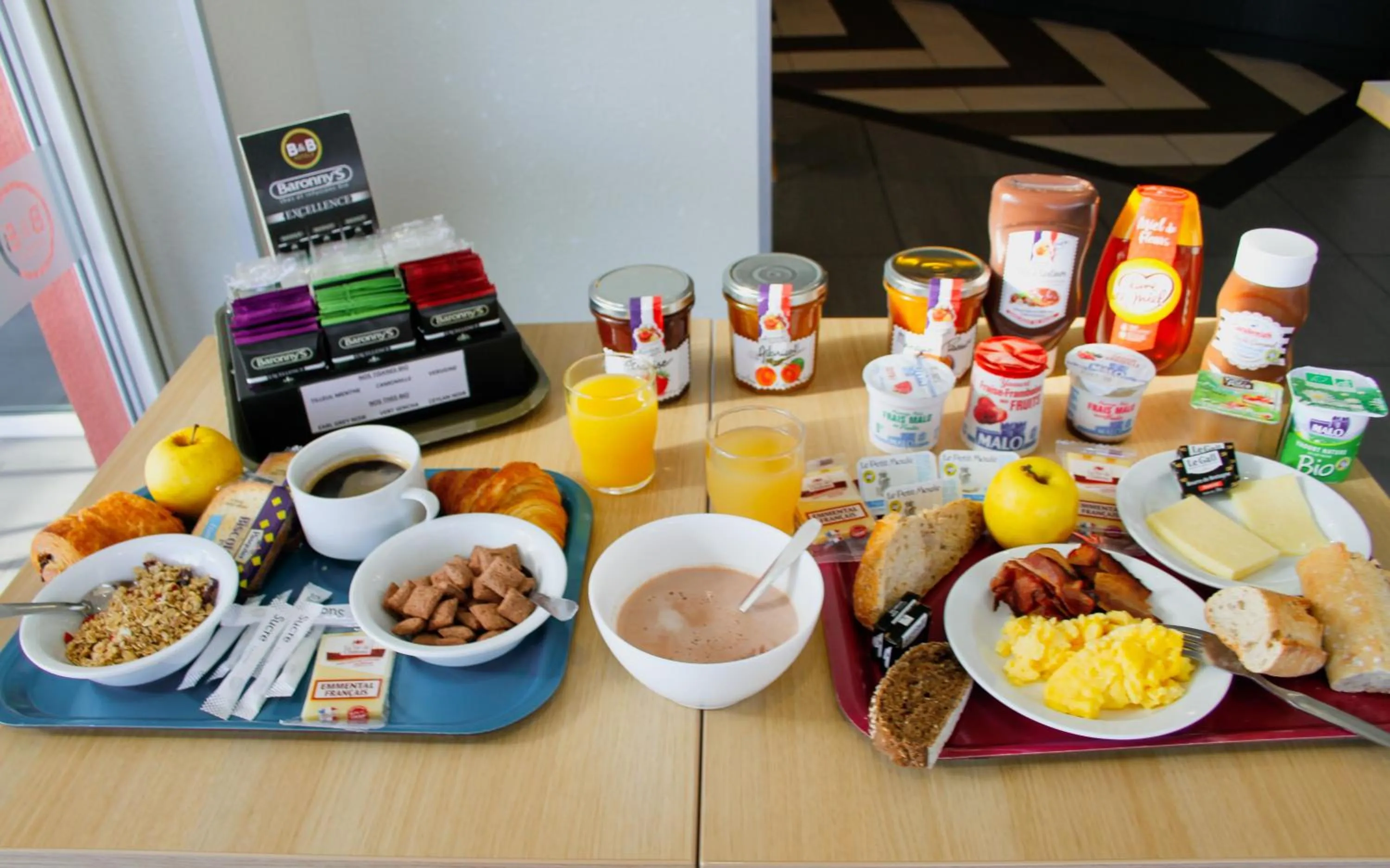 Buffet breakfast in B&B HOTEL Aix-les-Bains