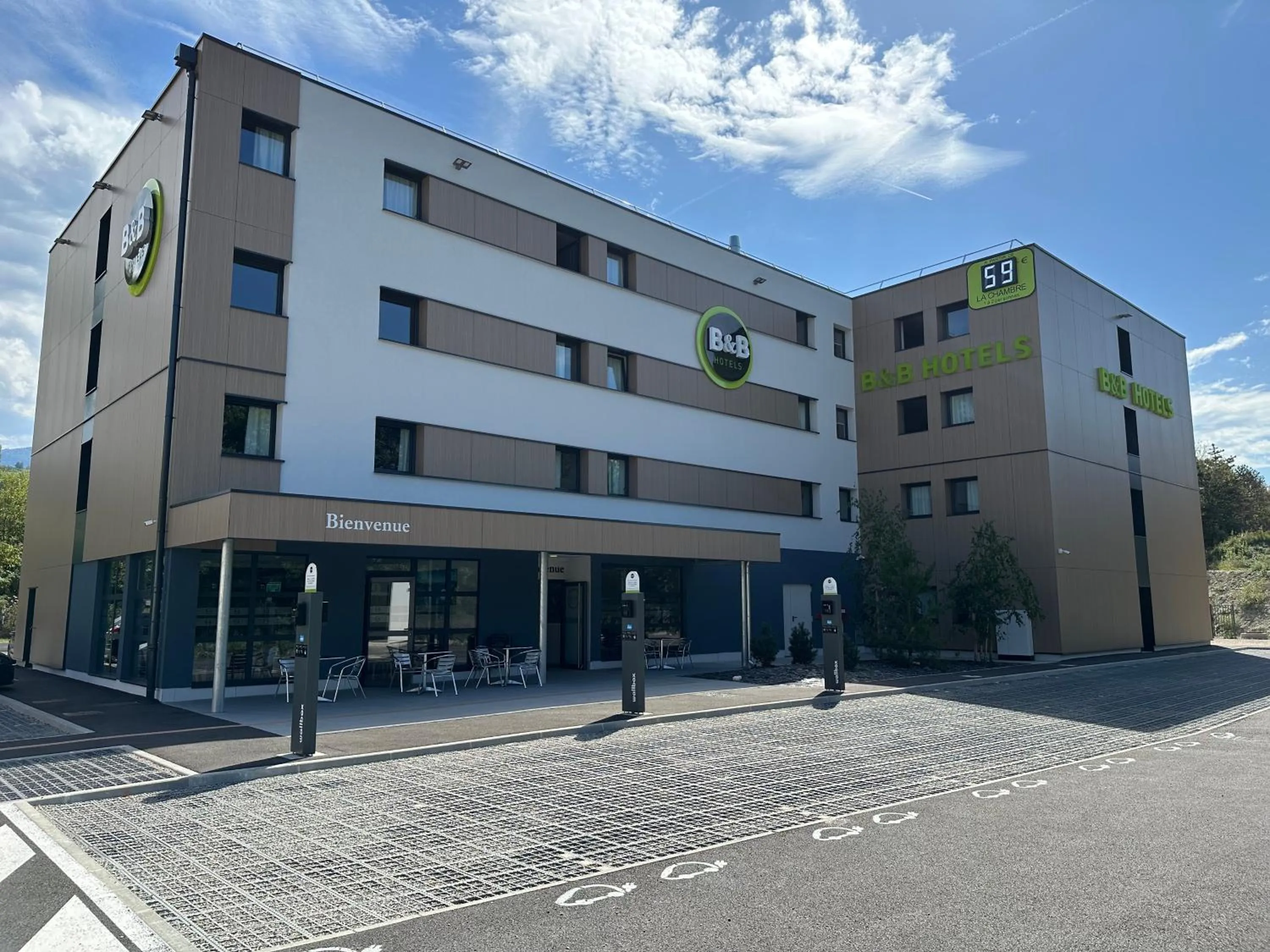 Property building in B&B HOTEL Aix-les-Bains