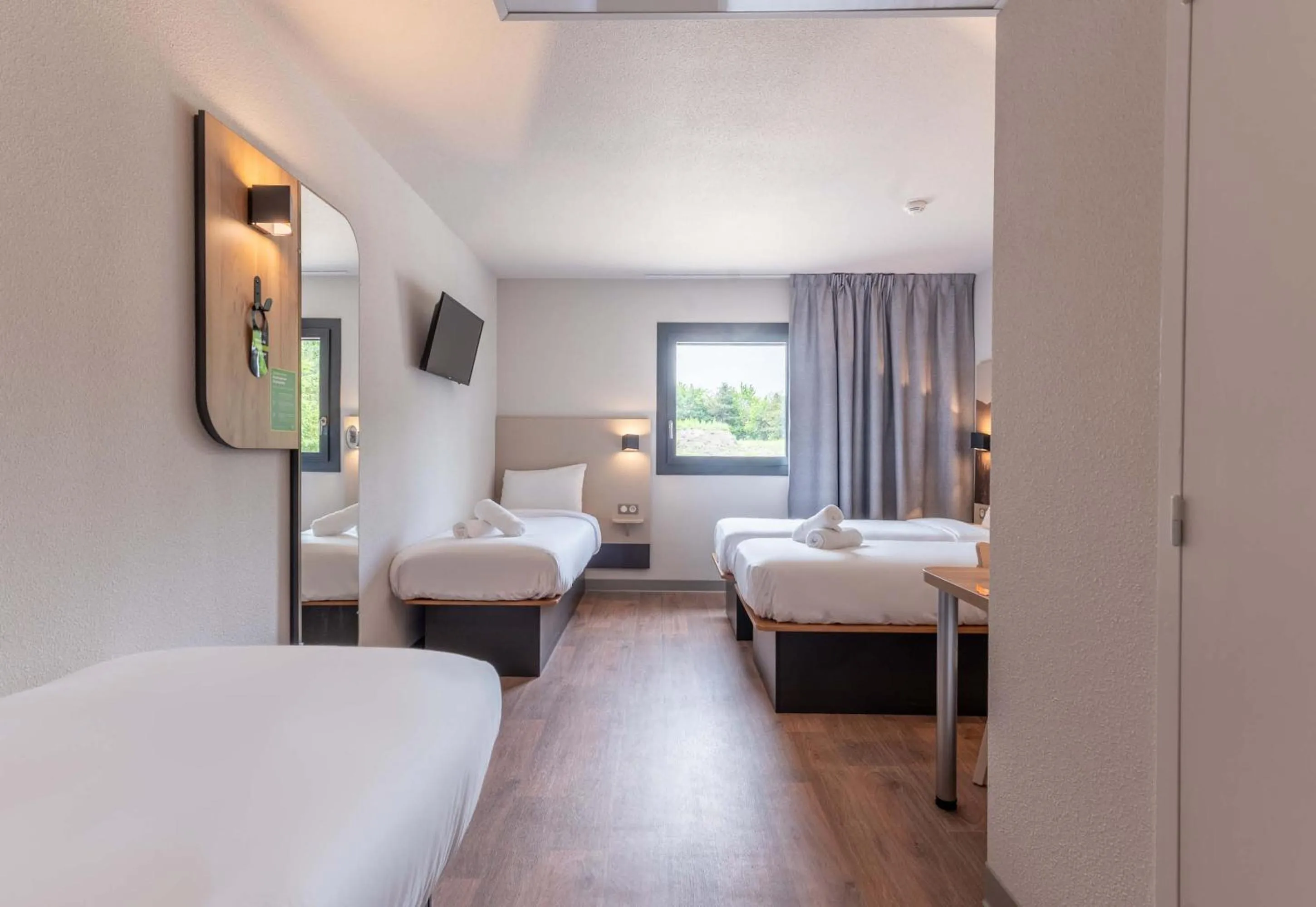 Bedroom, Bed in B&B HOTEL Aix-les-Bains