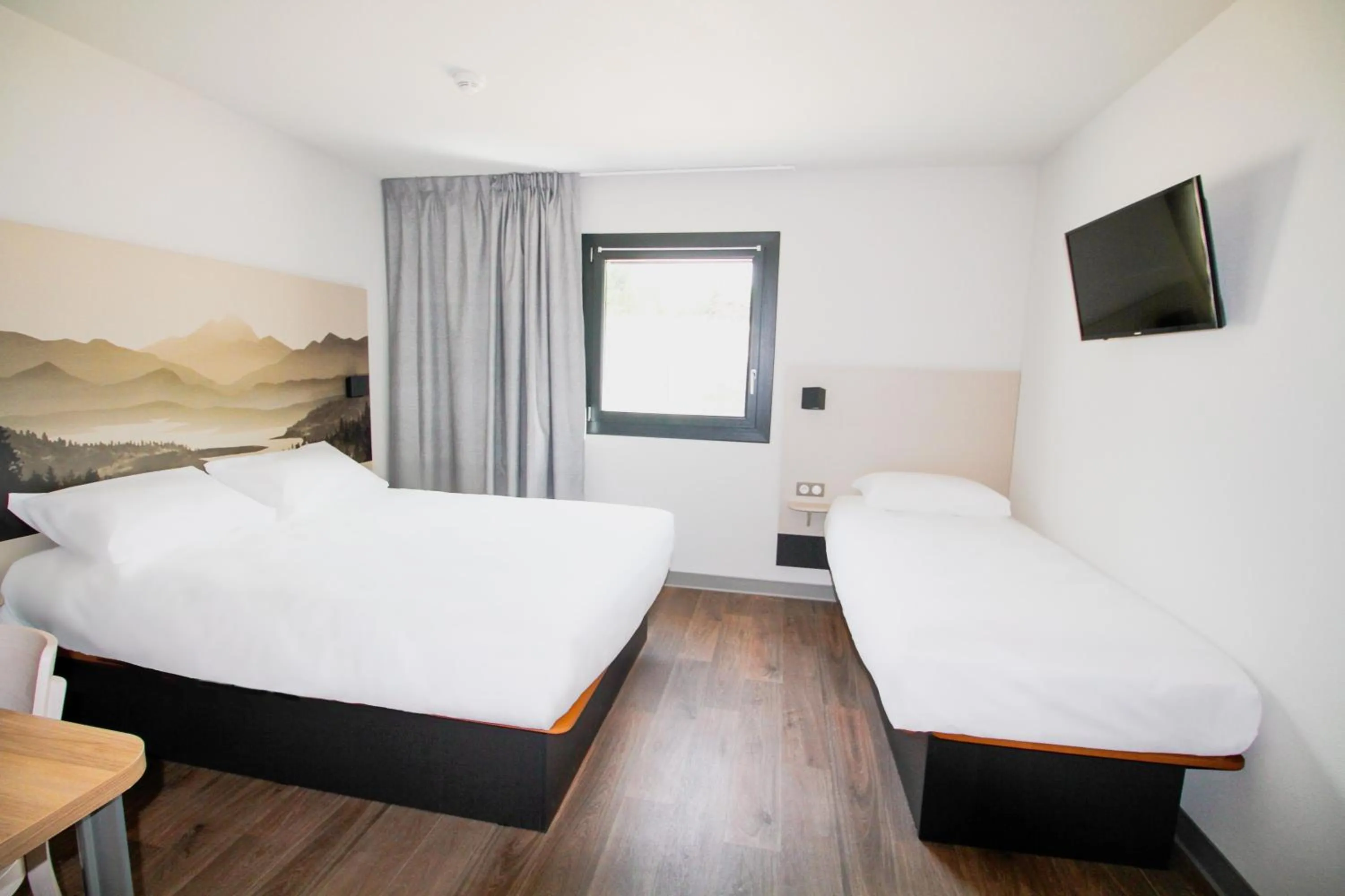 Photo of the whole room, Bed in B&B HOTEL Aix-les-Bains