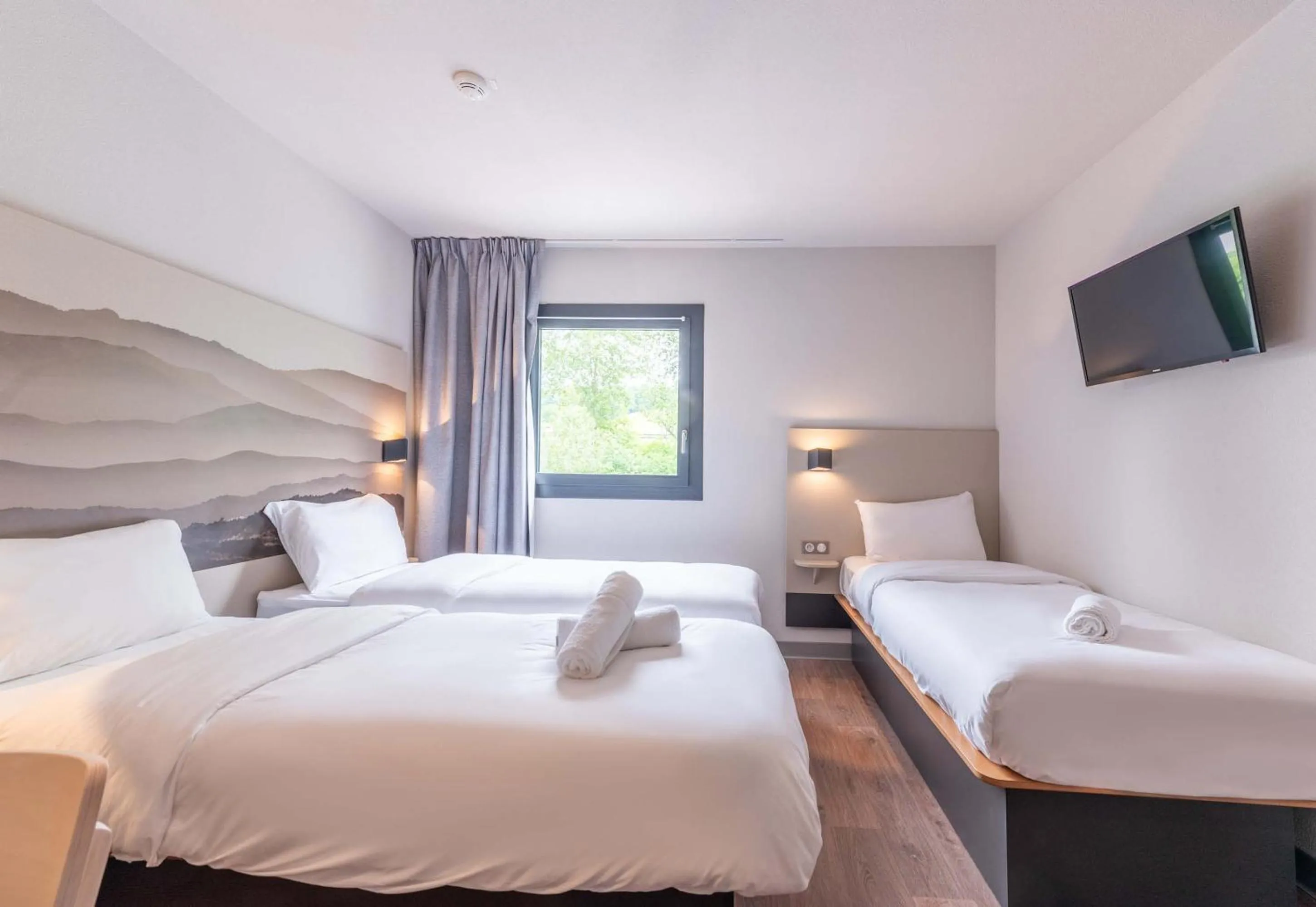 Bedroom, Bed in B&B HOTEL Aix-les-Bains